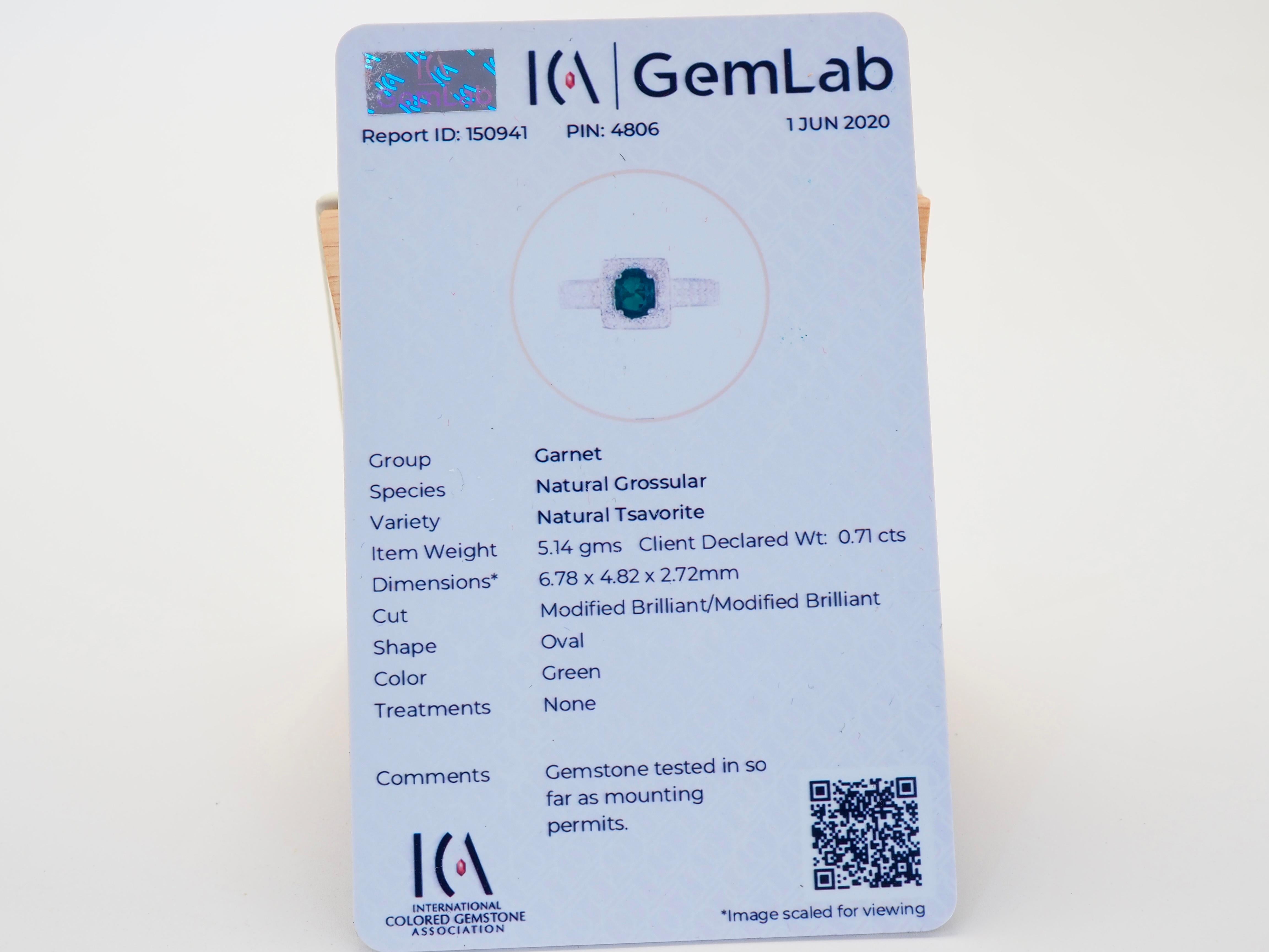 Anello ICA in oro bianco 18 carati con tsavorite ovale verde vivo da 0,71 carati e diamante aureolato da 0,38 carati in vendita 8
