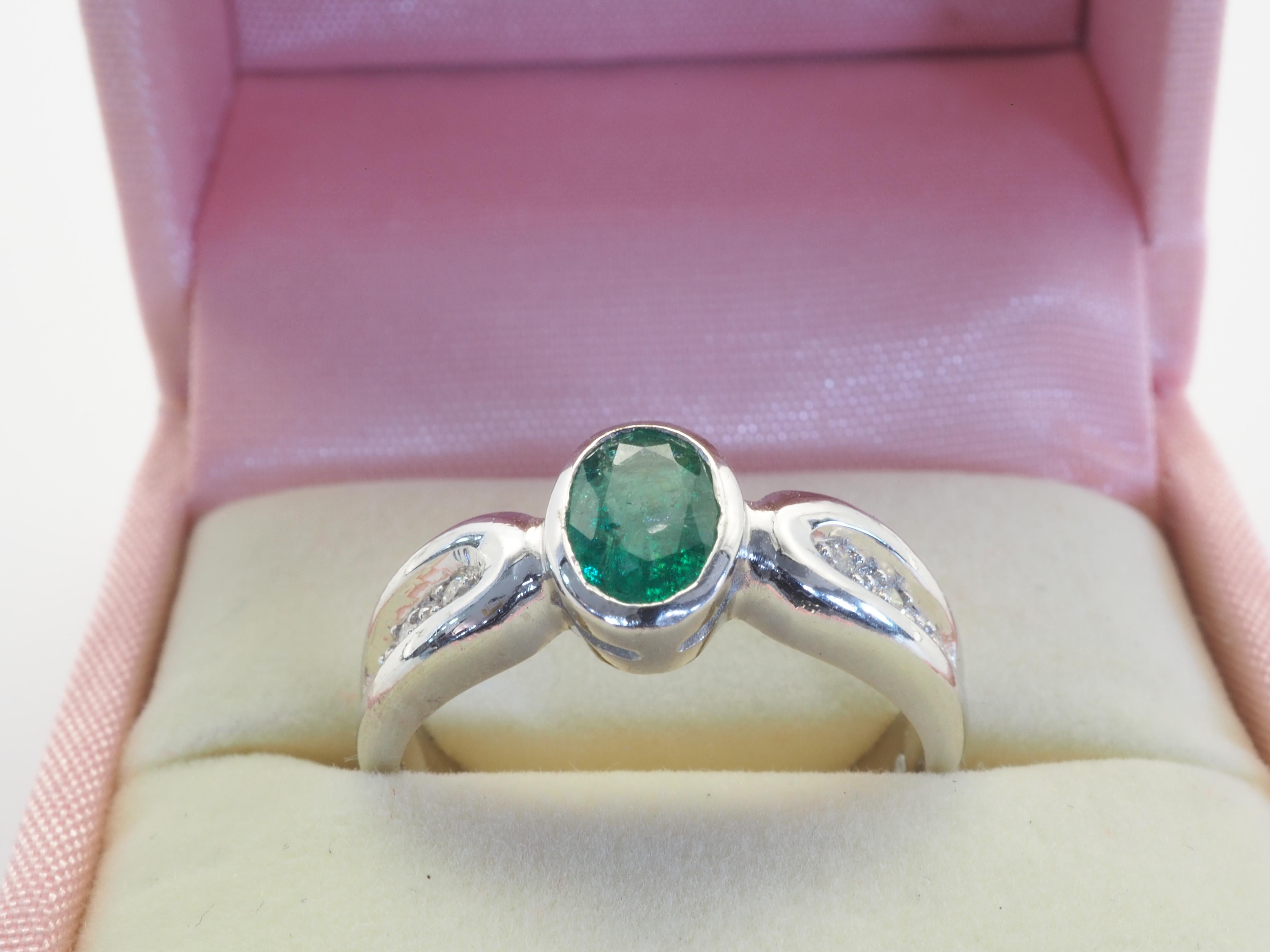 Women's or Men's ICA 18k White Gold 0.74ct (F2) Emerald & 0.09ct Diamond Engagement Ring For Sale