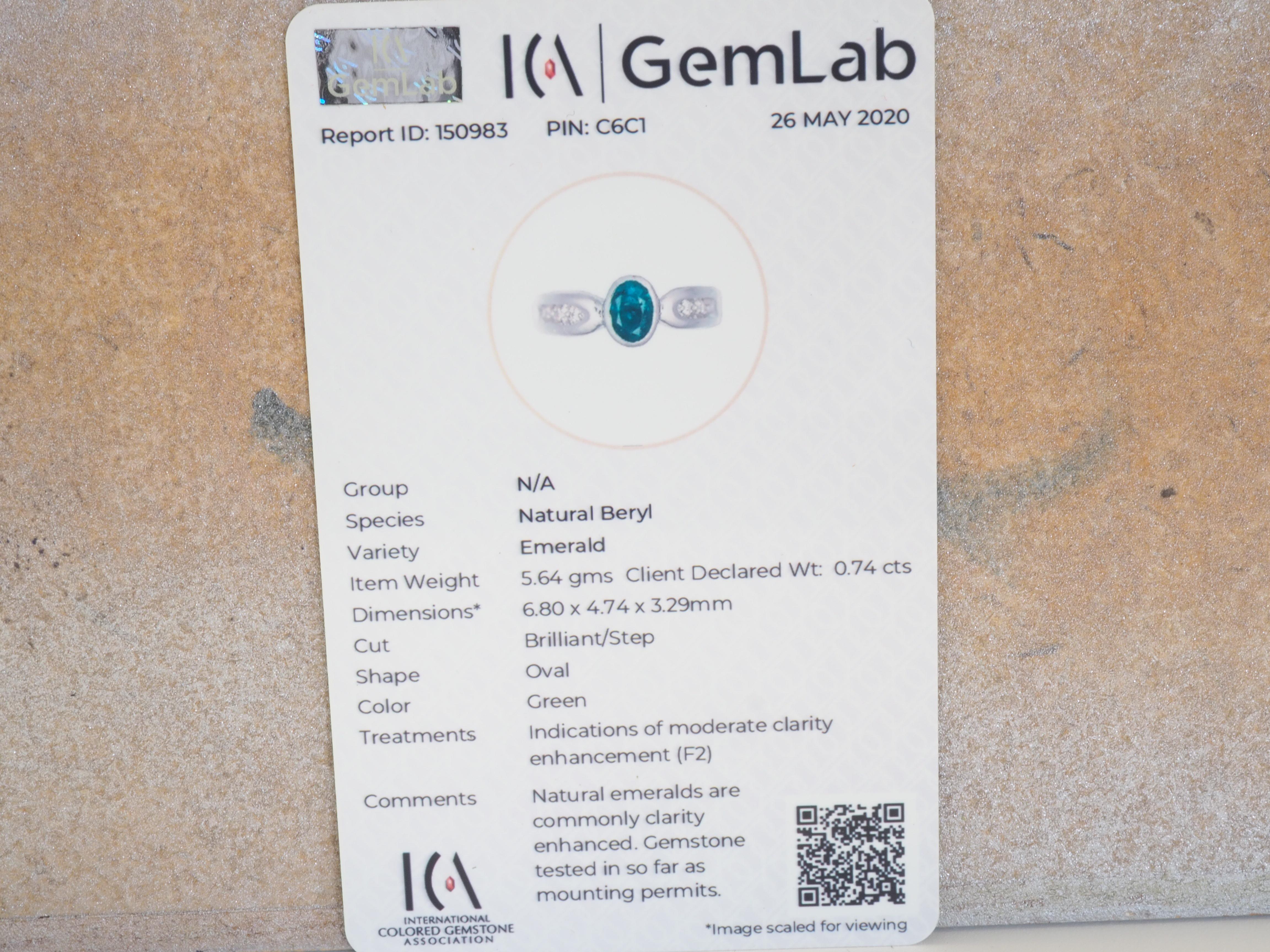 ICA 18k White Gold 0.74ct (F2) Emerald & 0.09ct Diamond Engagement Ring For Sale 1