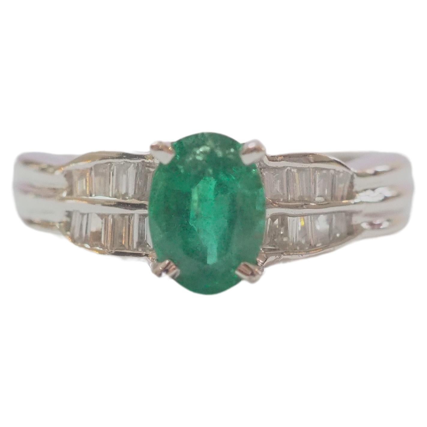 ICA 18k White Gold 0.89ct (F1) Emerald & 0.26ct Diamond Engagement Ring For Sale