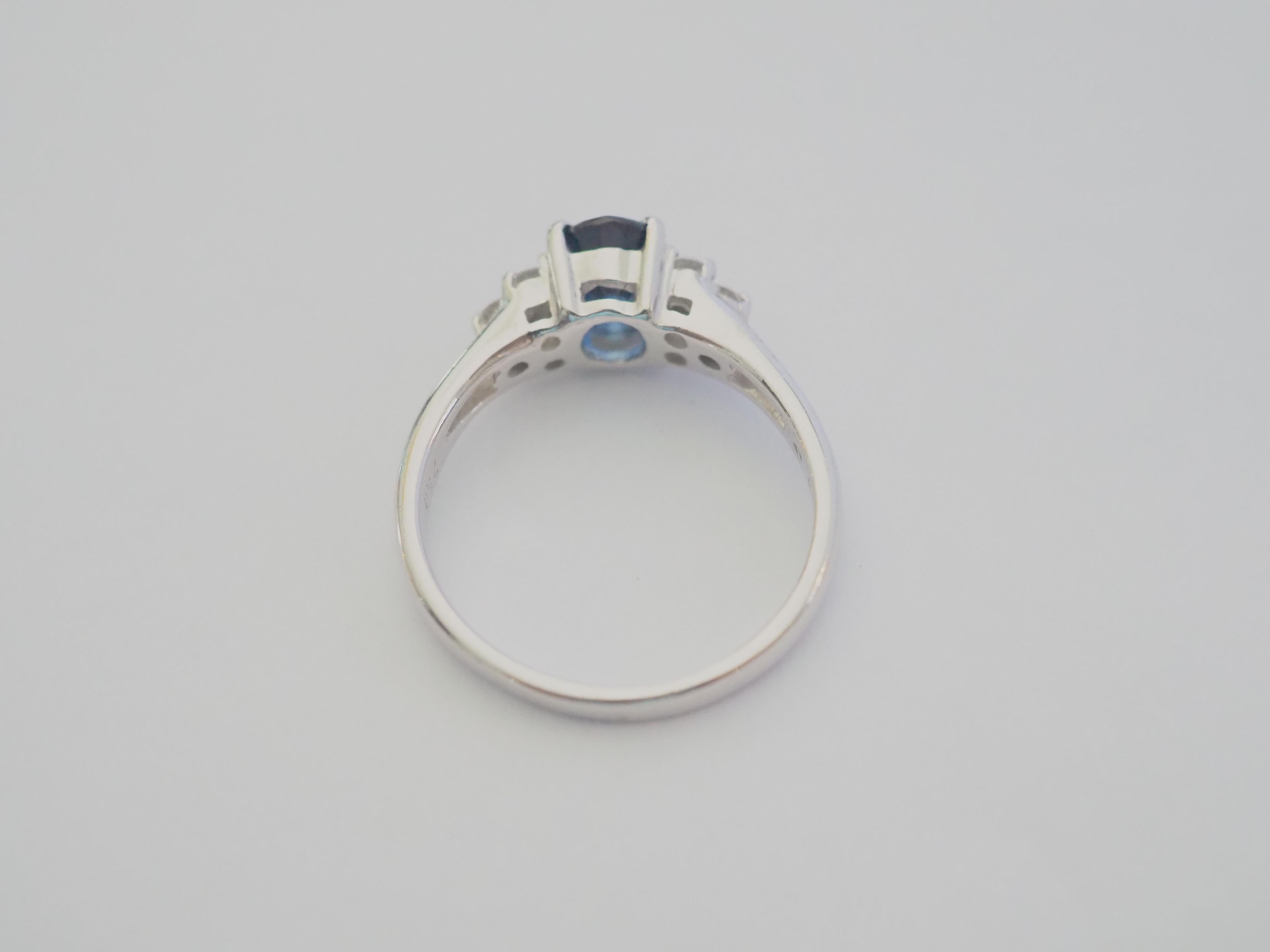 ICA 18K White Gold 1.10ct Blue Sapphire & 0.20ct Diamond Ring In New Condition For Sale In เกาะสมุย, TH