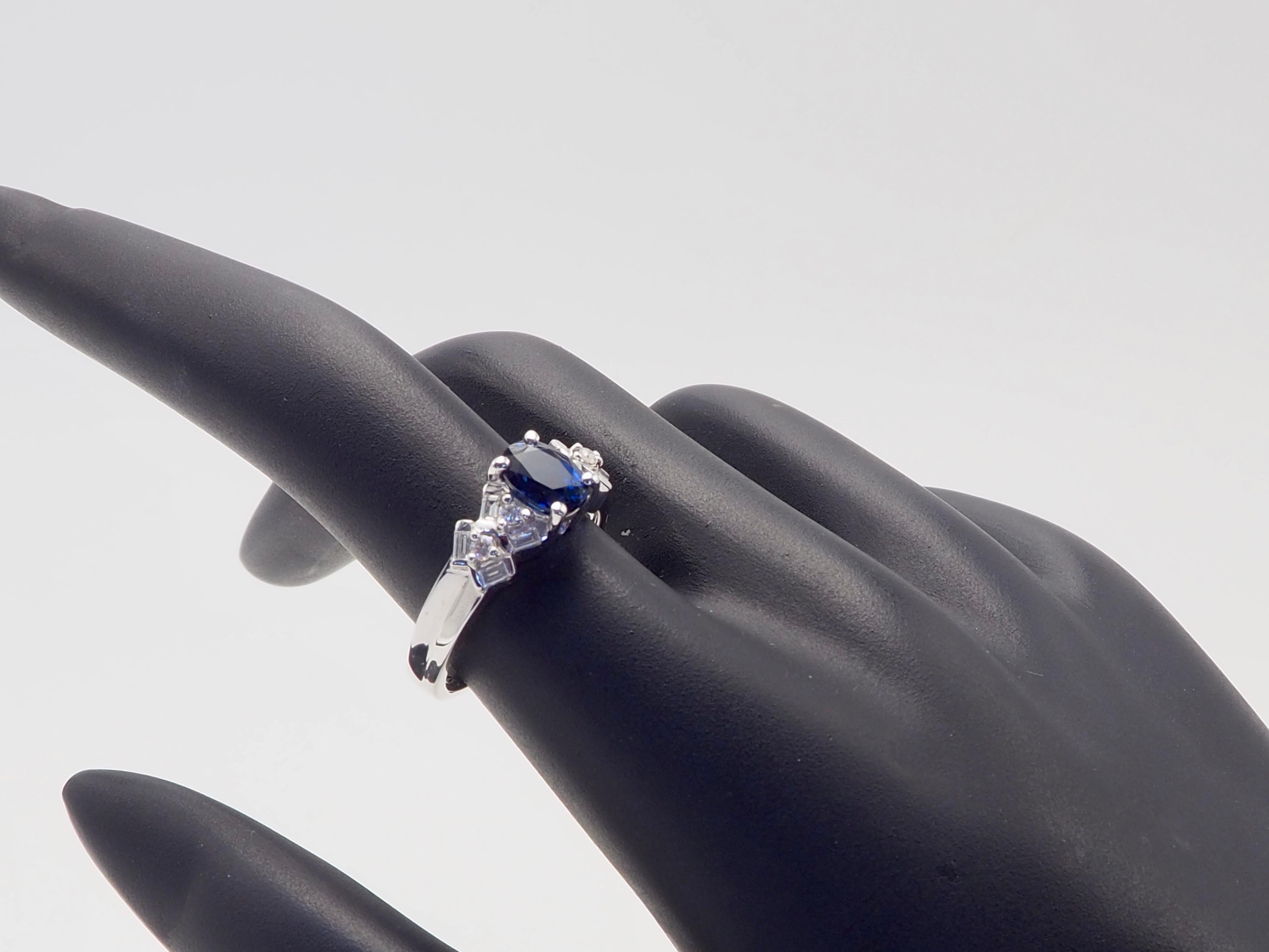 ICA 18K Weißgold 1,20ct Lebendiger Blauer Saphir & 0,26ct Diamant Feiner Ring im Angebot 1