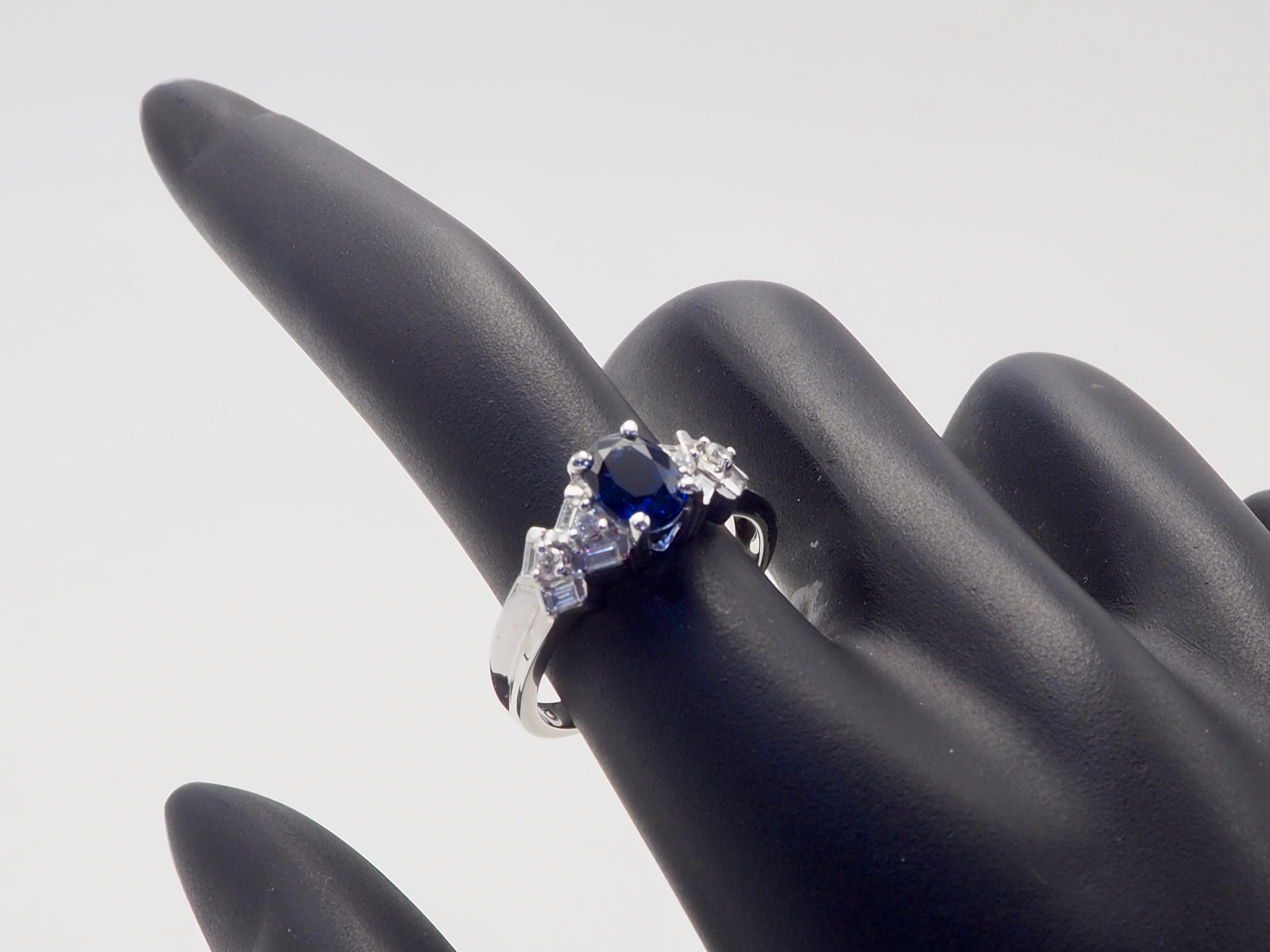 ICA 18K Weißgold 1,20ct Lebendiger Blauer Saphir & 0,26ct Diamant Feiner Ring im Angebot 2