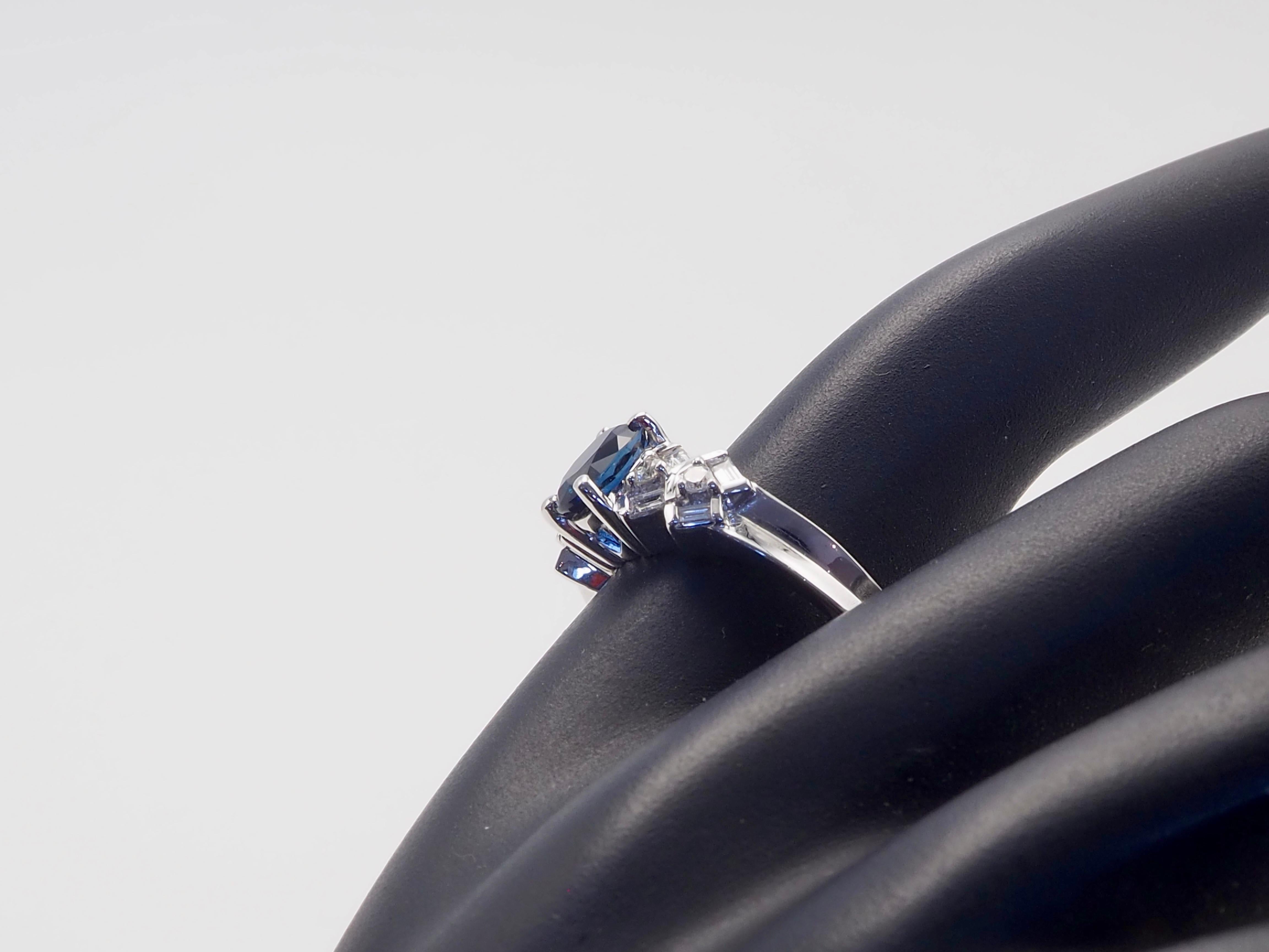 ICA 18K Weißgold 1,20ct Lebendiger Blauer Saphir & 0,26ct Diamant Feiner Ring im Angebot 3