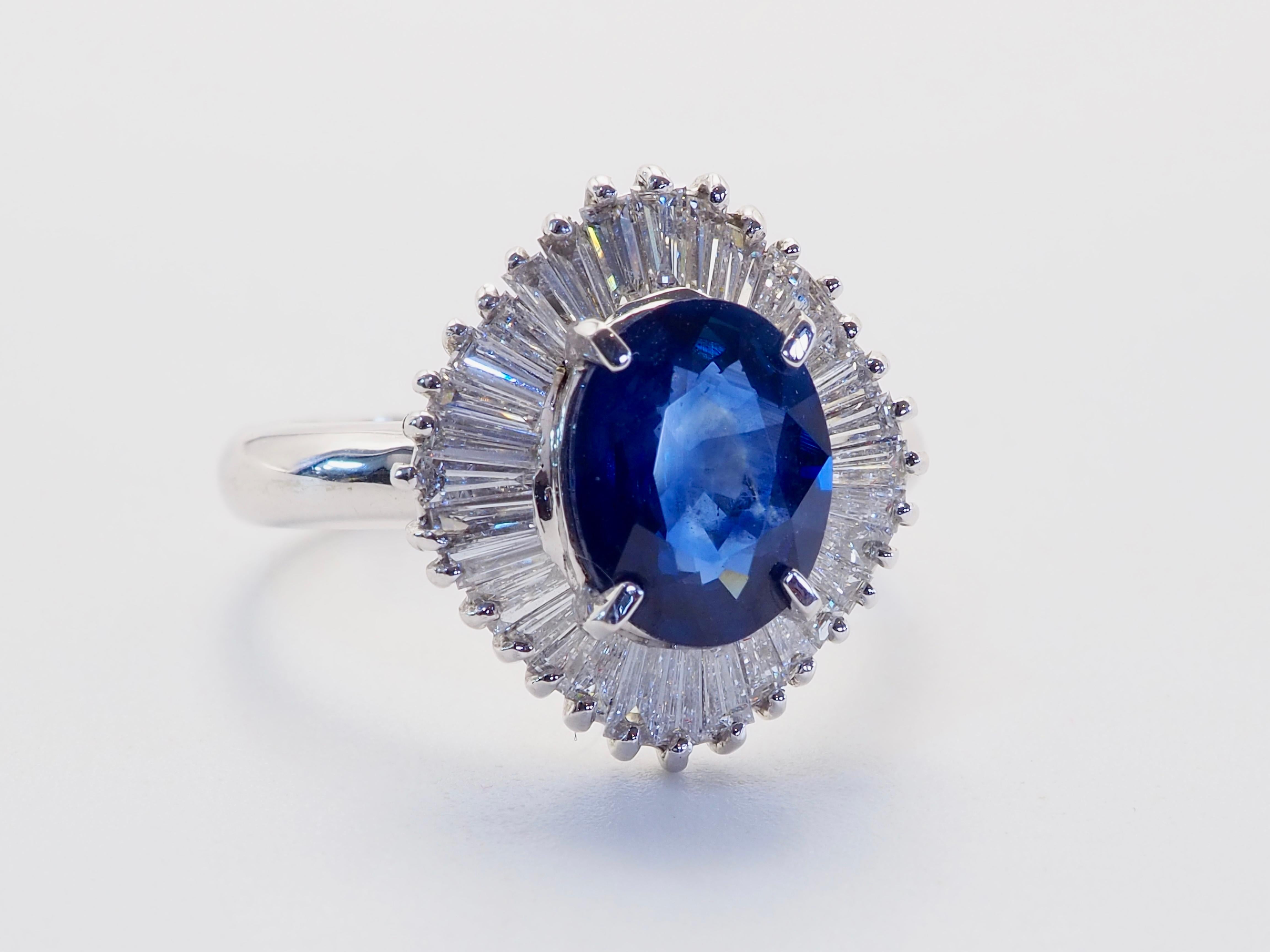 ICA 18K White Gold 2.25ctw Blue Sapphire & 0.70ctw Diamond Ballerina Ring In New Condition For Sale In เกาะสมุย, TH