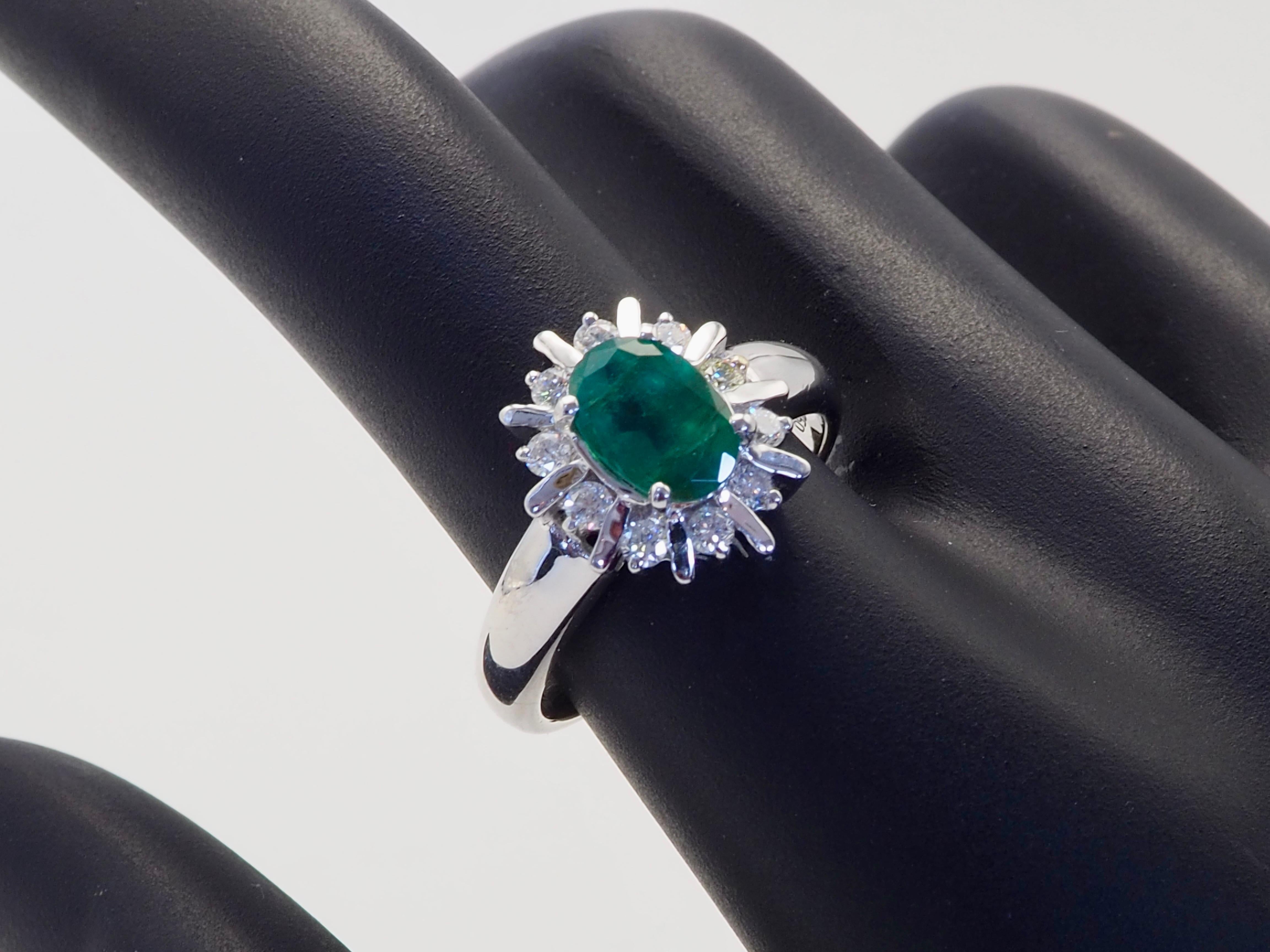 Anello ICA in oro bianco 18 carati con smeraldo ovale F1 da 1,27 carati e diamante Brilliante da 0,35 carati in vendita 4