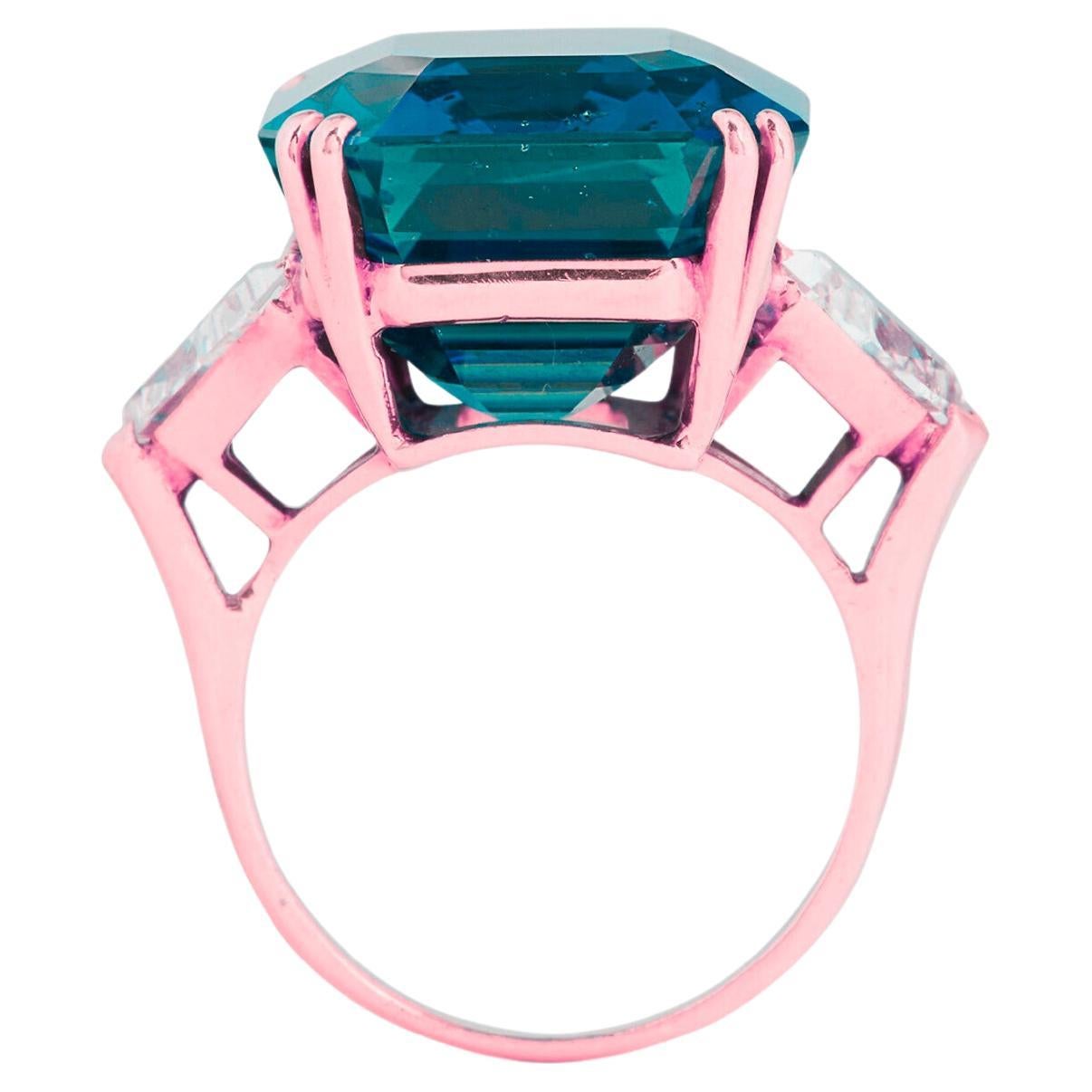 Contemporary ICA Certified 12.89 Carat Vivid Green Emerald Diamond Ring with Trillion Diamond For Sale