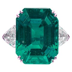 ICA Certified 12.89 Carat Vivid Green Emerald Diamond Ring with Trillion Diamond