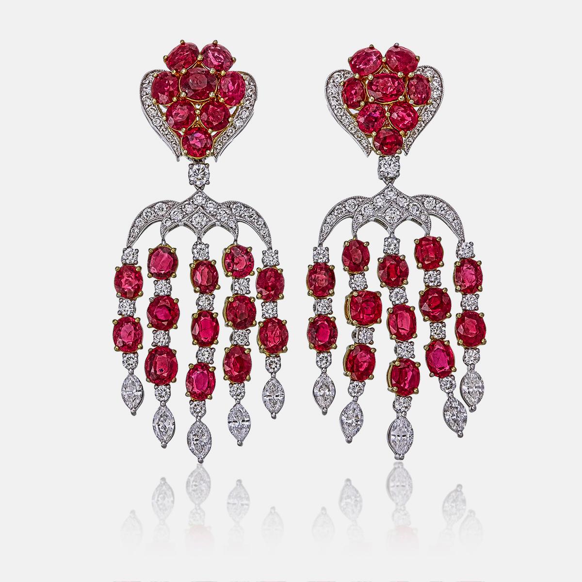 ICA-zertifizierte Ohrringe aus 18-karätigem Gold mit 15,28 Karat birmanischen, nicht erhitzten Rubinen und Diamanten. Die zweiundvierzig Rubine wiegen 15,28 Karat und sind von der International Colored Gemstone Association (ICA) als unerhitzt und