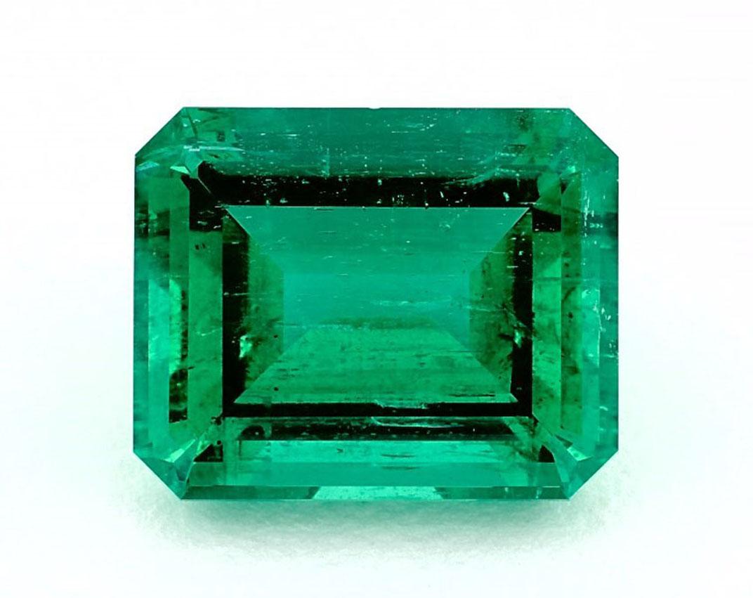 Contemporary ICA Certified 7.37 Carat Green Emerald Diamond Ring Insignificant Oil For Sale