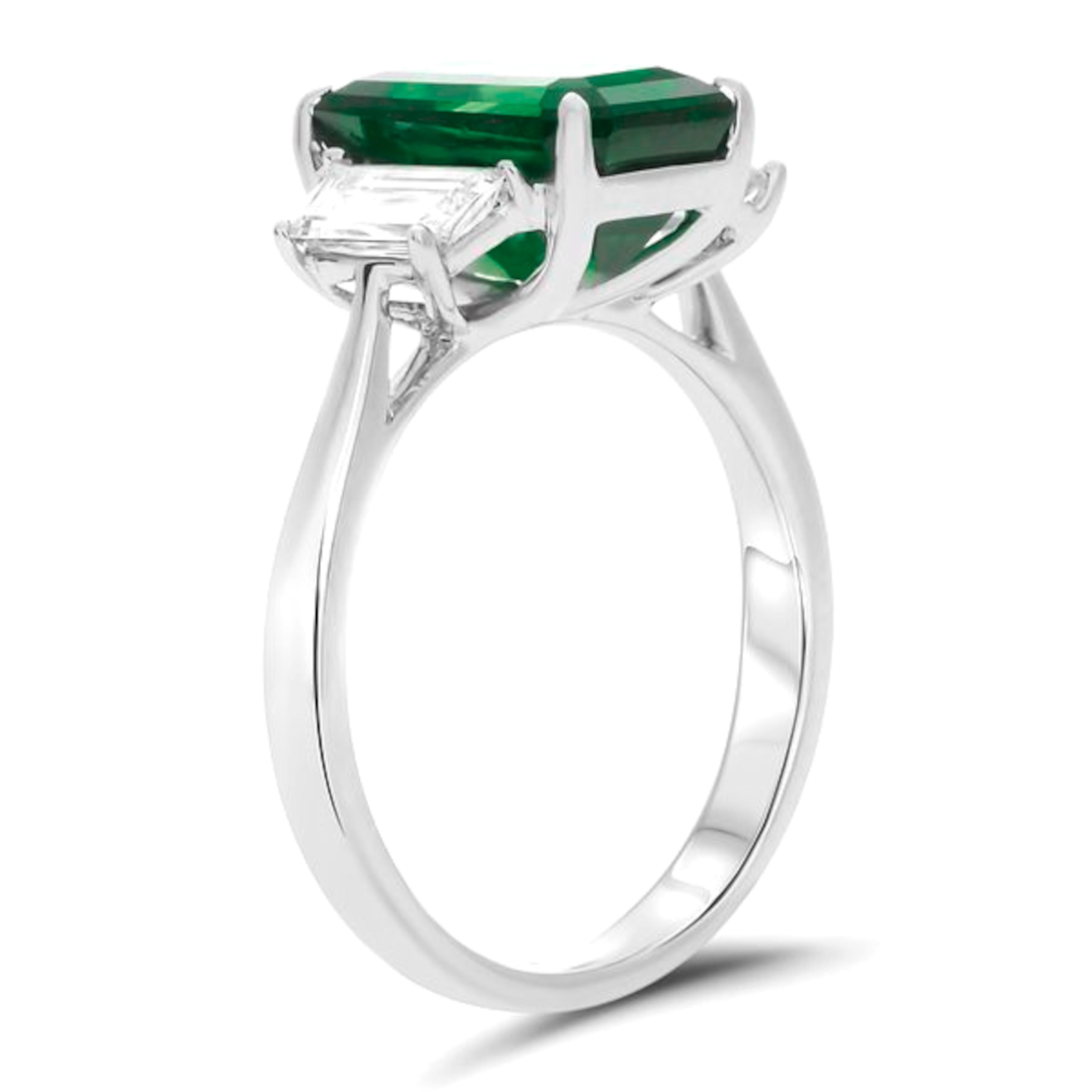 GRS Anillo de Platino con Diamante Esmeralda Verde Certificado 4.33 Contemporáneo en venta