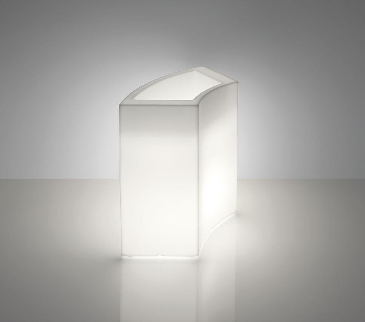 Jumbo Corner Bar Counter by Jorge Najera
Dimensions: D 48 x W 94 x H 86 cm.
Materials: Polyethylene.

This product is suitable for indoor and outdoor use. Please contact us.

Our stories happen in places precious to us. SLIDE was born from the