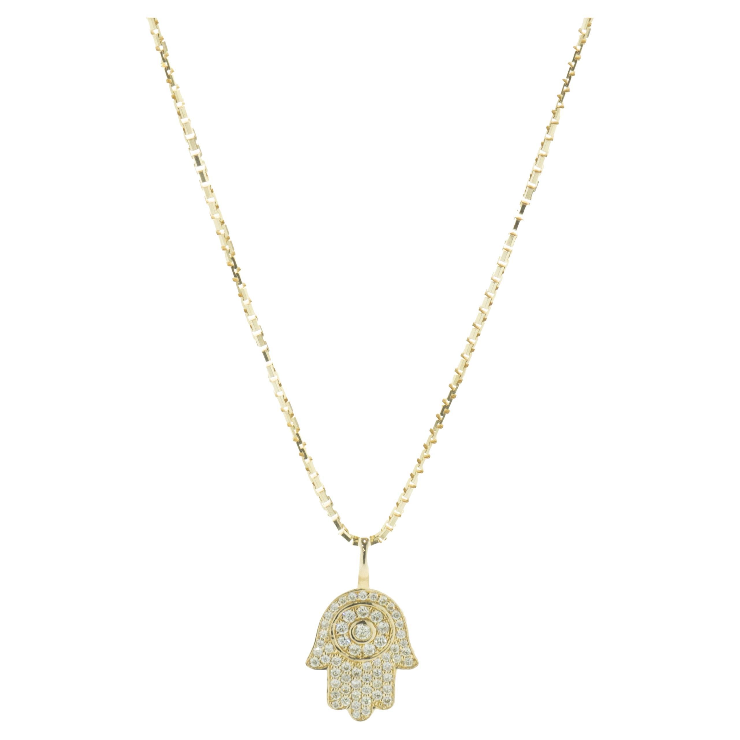 Eisschachtel 14 Karat Gelbgold Hamsa-Halskette mit Pavé-Diamant