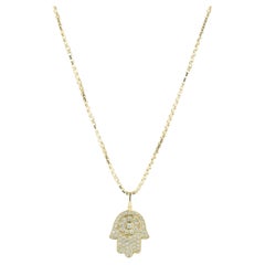Eisschachtel 14 Karat Gelbgold Hamsa-Halskette mit Pavé-Diamant
