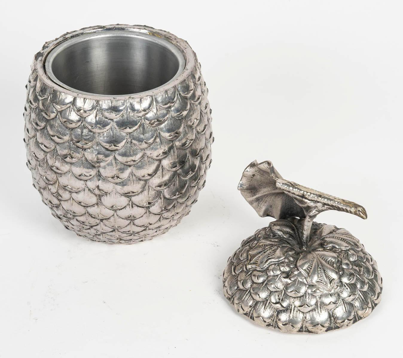Mid-Century Modern Ice Bucket 1950-1960 Design. For Sale