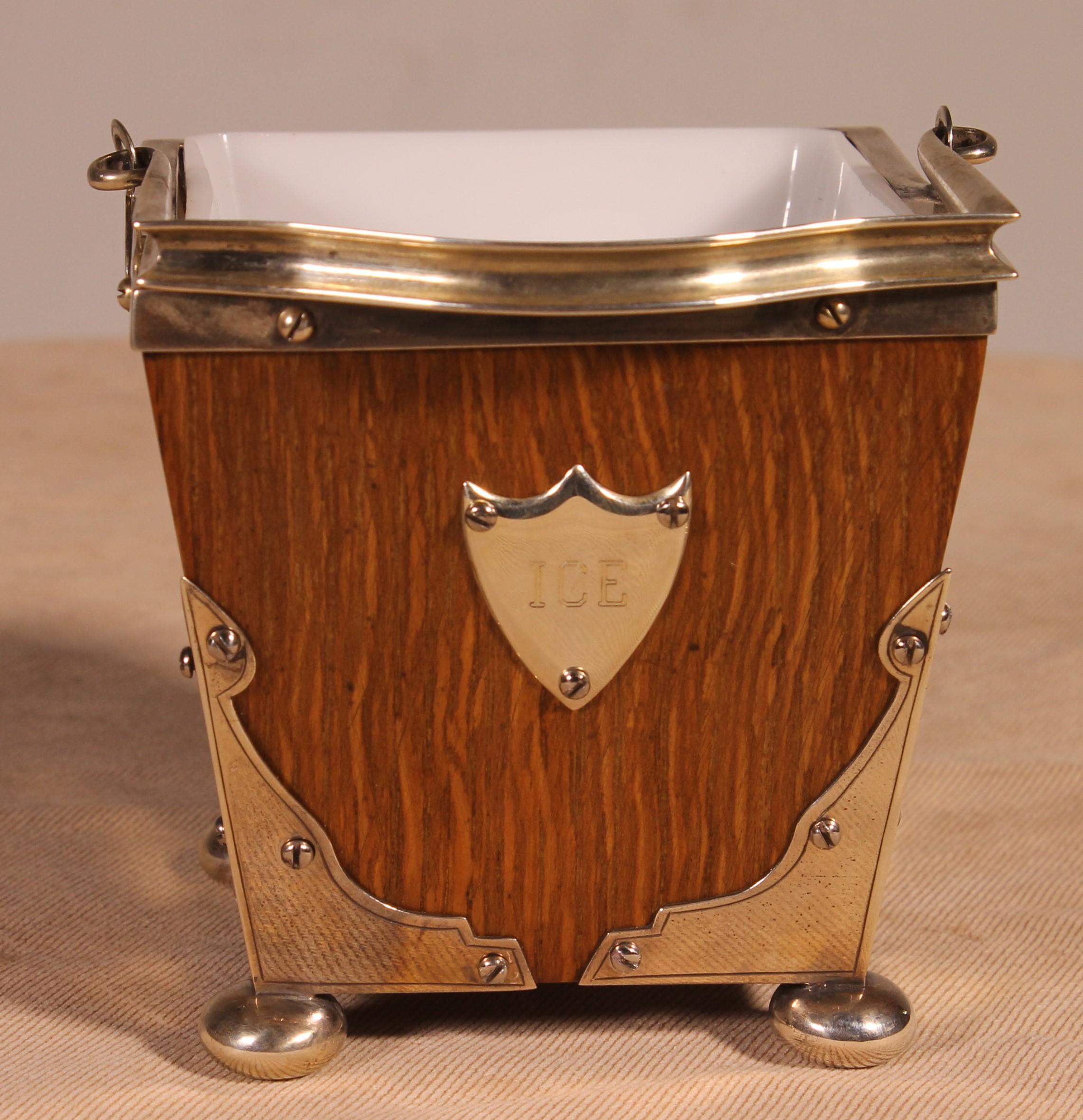 English Ice Bucket Circa 1900 For Sale