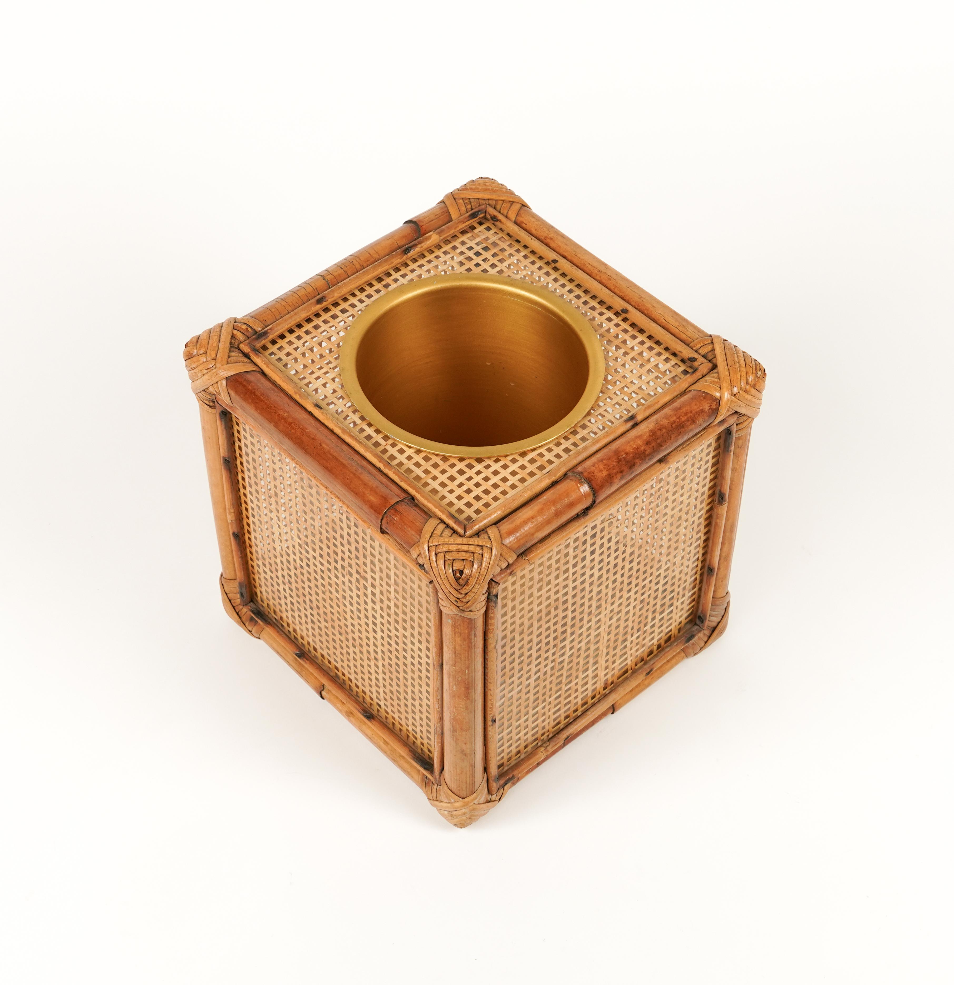Ice Bucket in Bamboo, Rattan and Lucite Christian Dior Style, Italy 1970s In Good Condition For Sale In Rome, IT