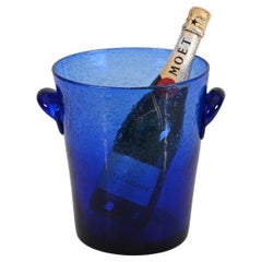 Seau à glace en verre bleu avec bulles, La Verrerie De Biot, France, années 1980