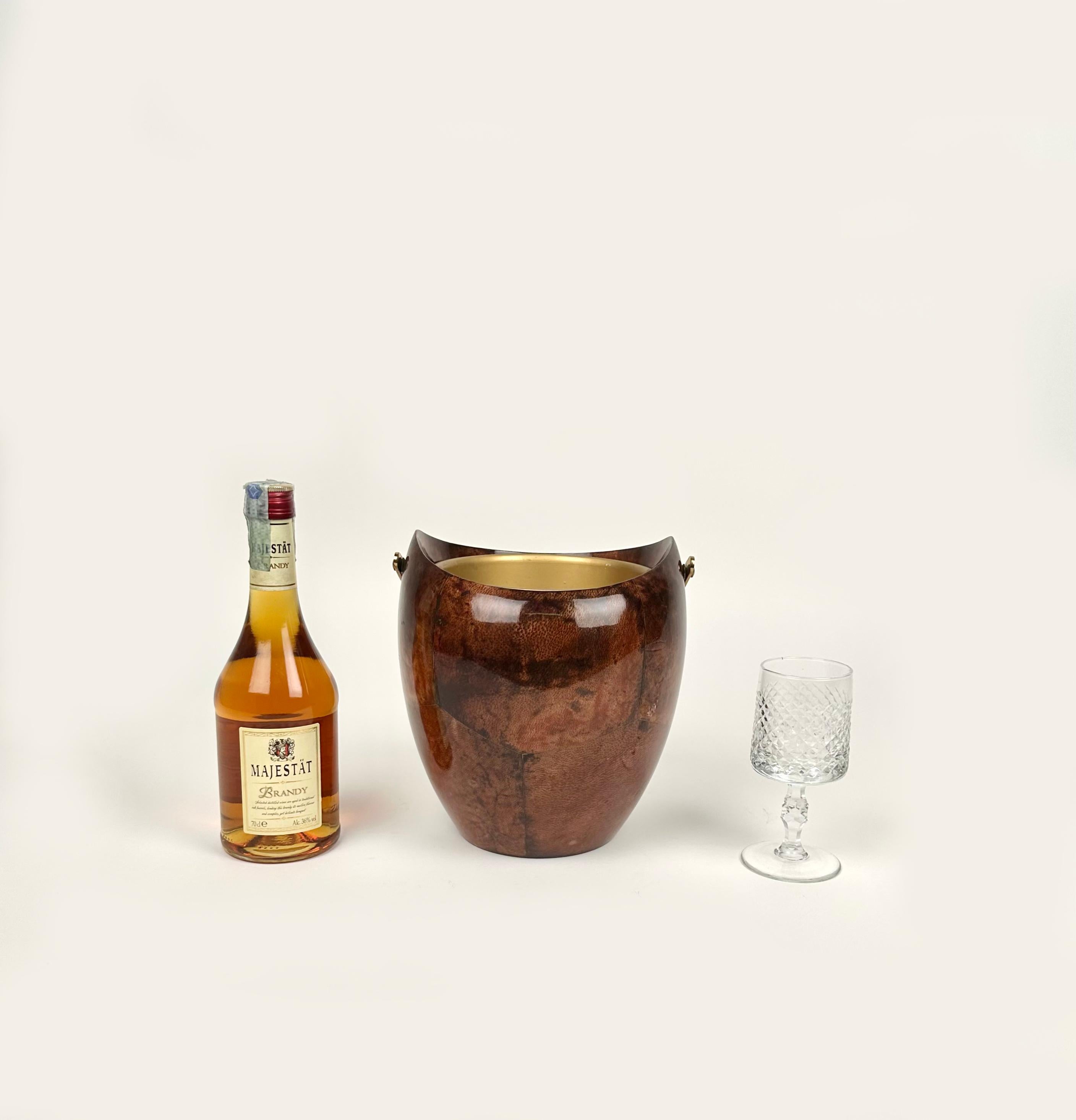 Ice Bucket in Brown Goatskin and Brass by Aldo Tura for Macabo Italy, 1950s In Good Condition In Rome, IT
