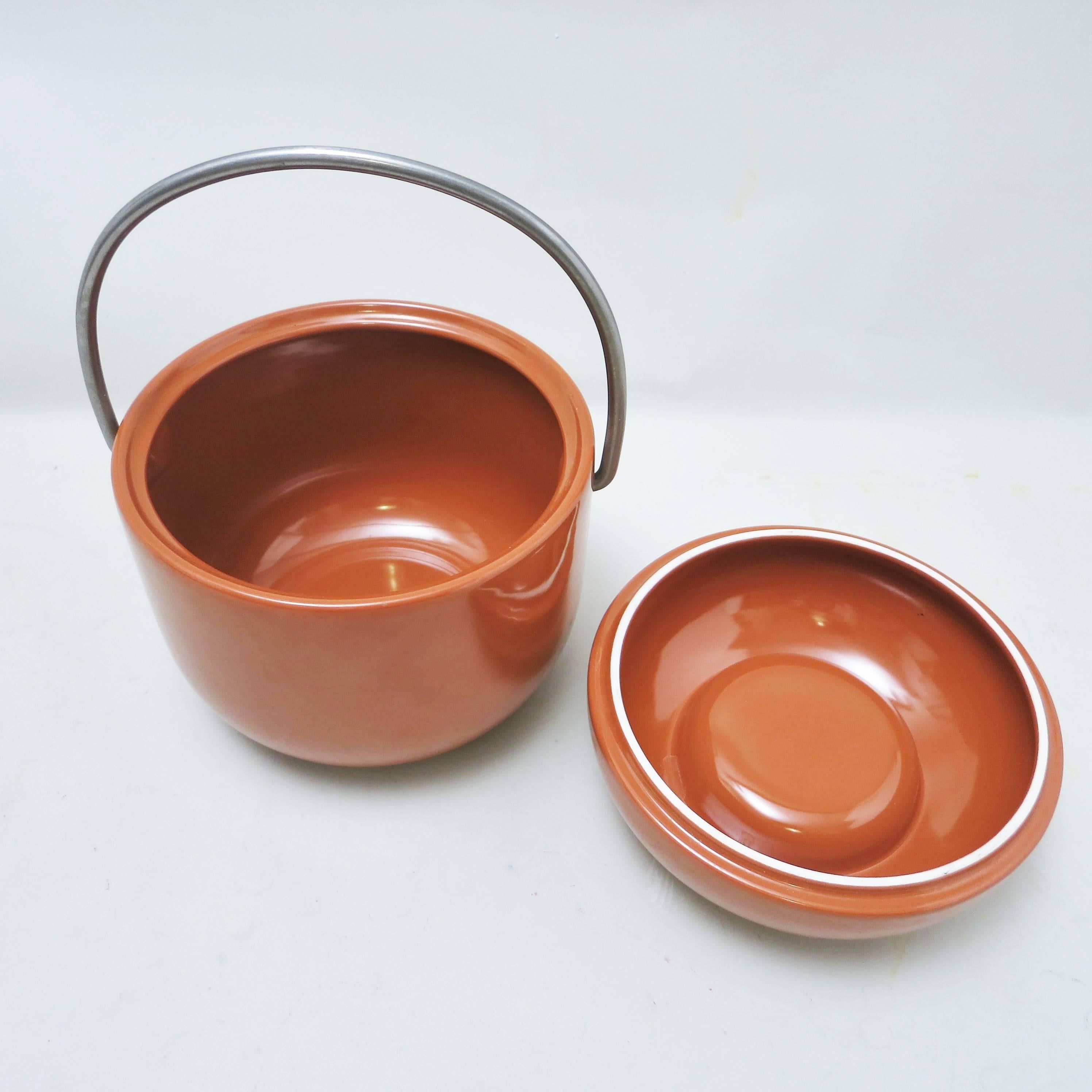 Ice bucket in orange enamelled ceramic modell 