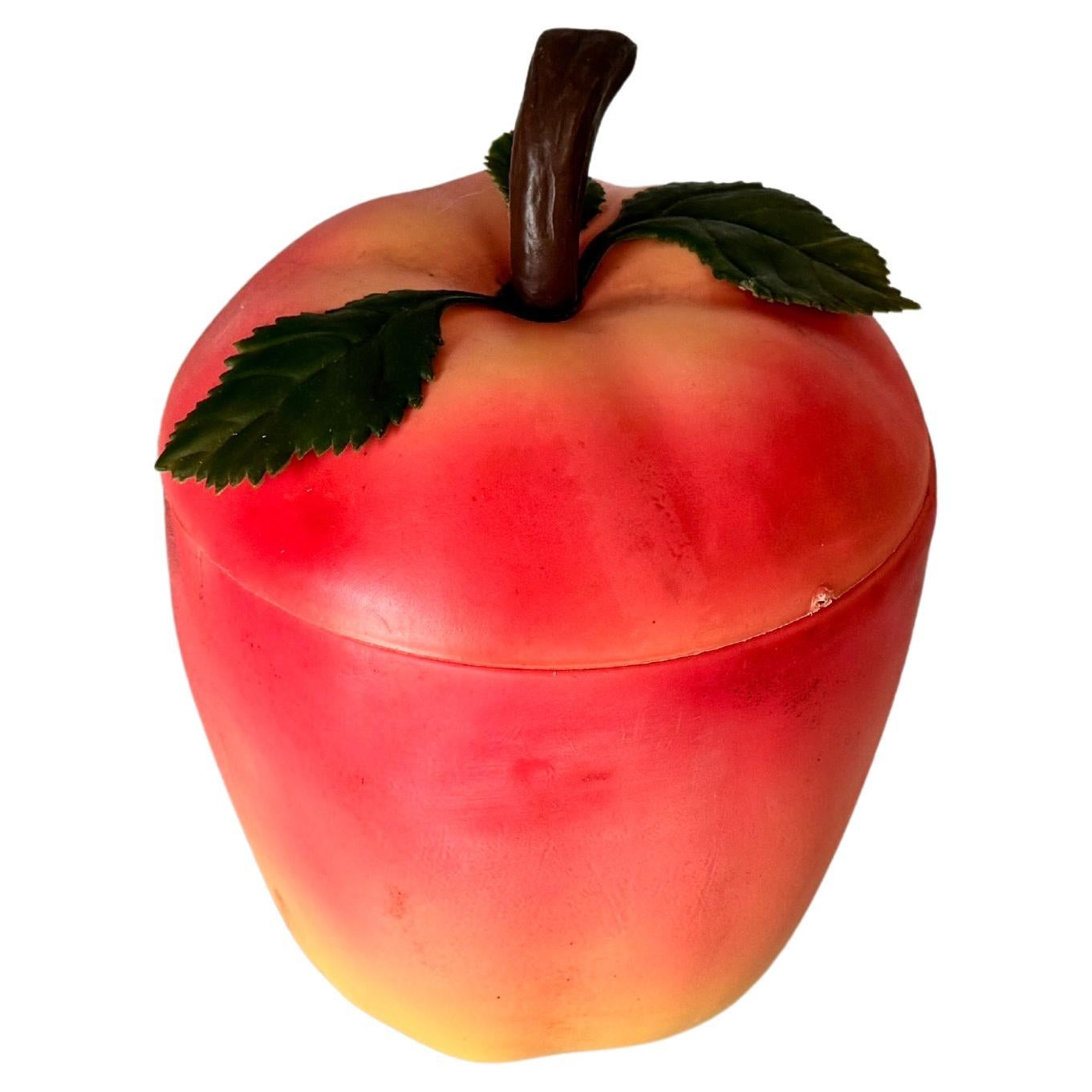 Cubitera de Plástico con Forma de Fruta Color Rojo y Amarillo Francia circa 1970