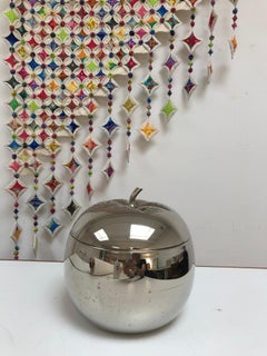 Ice bucket in the shape of an apple, 1960