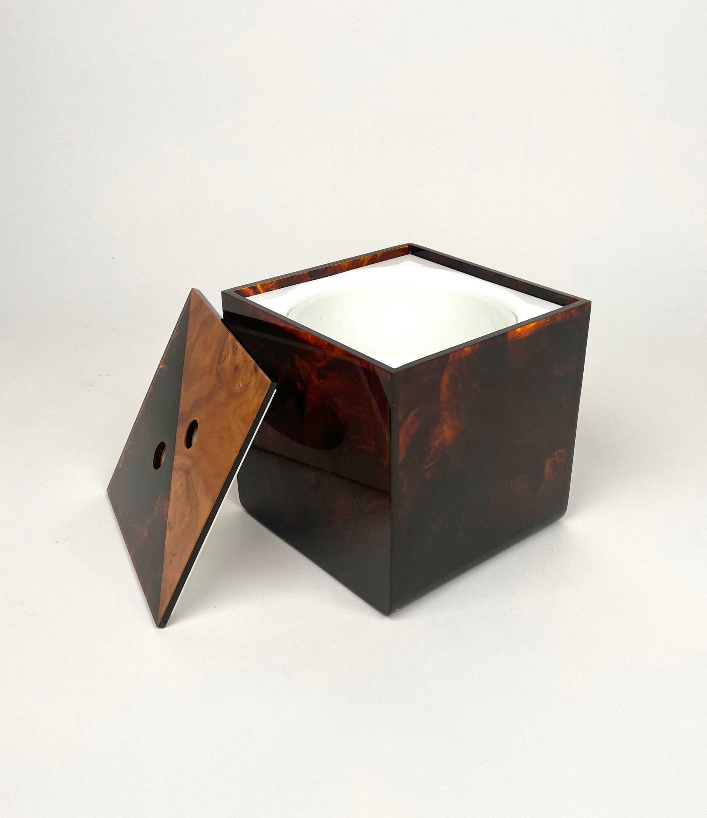 Ice Bucket in Tortoise Shell Effect Lucite Attributed to Guzzini, Italy, 1970s For Sale 7