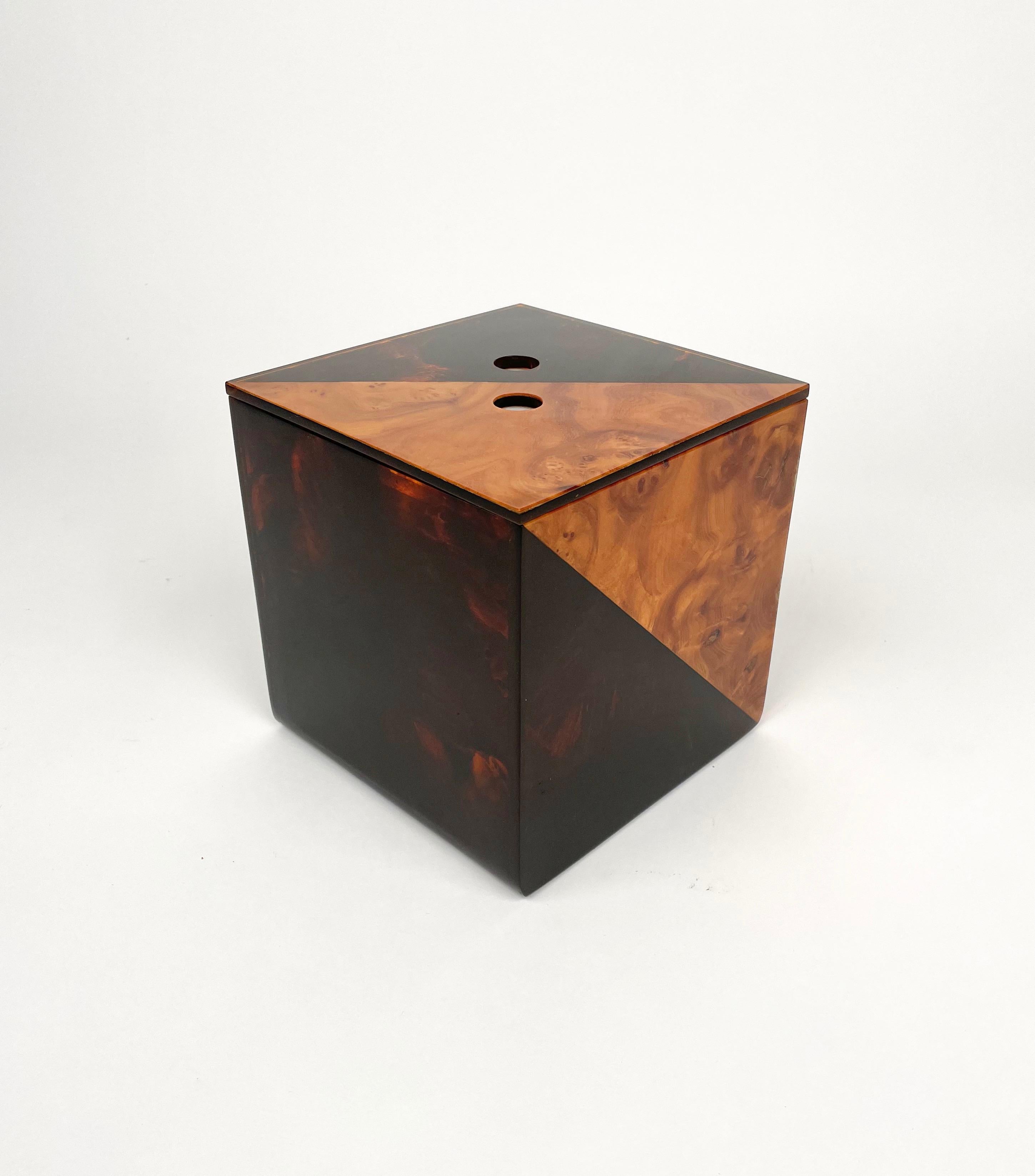 Ice Bucket in Tortoise Shell Effect Lucite Attributed to Guzzini, Italy, 1970s In Good Condition In Rome, IT