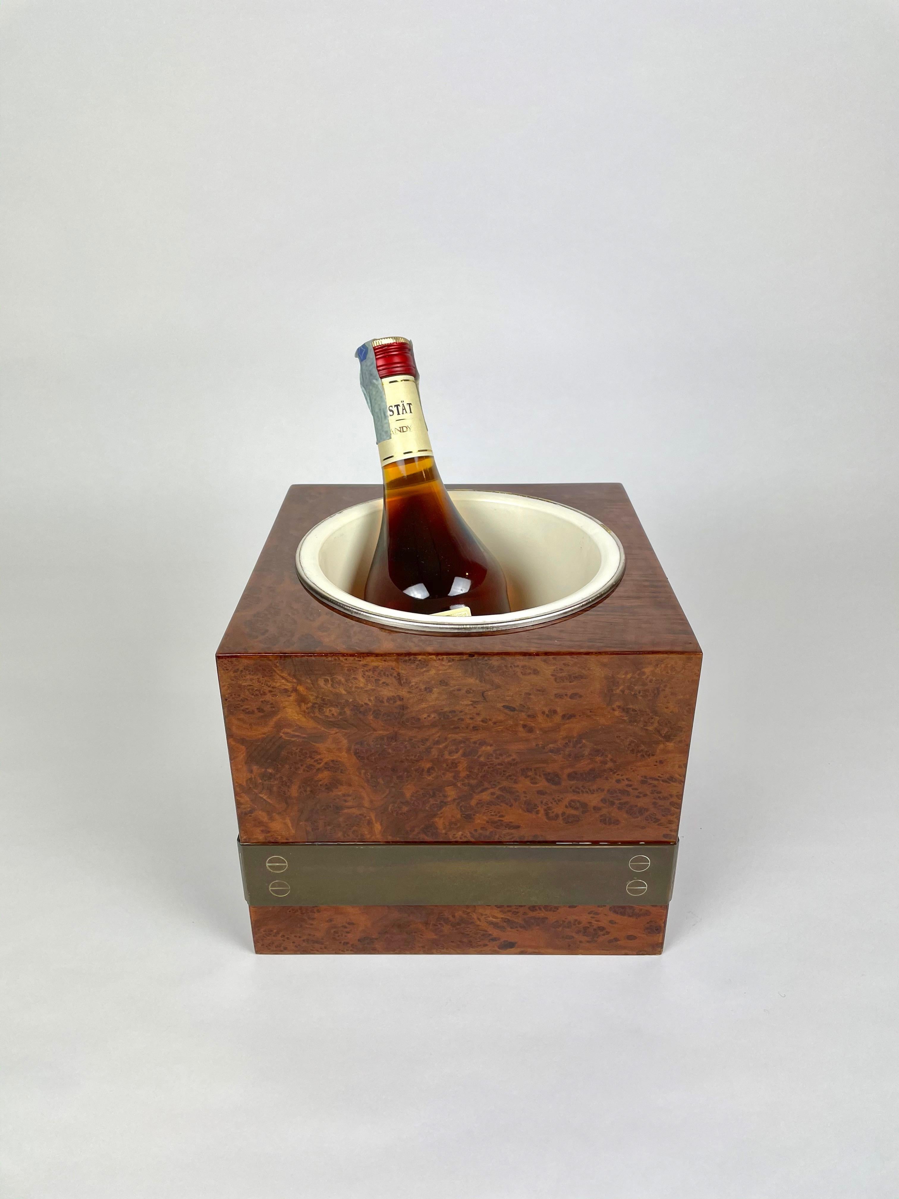 Ice Bucket Lacquered Wood and Brass by Tommaso Barbi, Italy, 1970s In Good Condition For Sale In Rome, IT