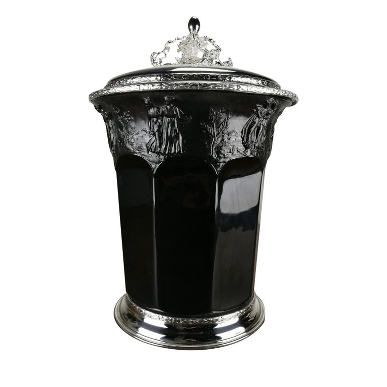 Ice Bucket with Lid in Black Porcelain For Sale at 1stDibs