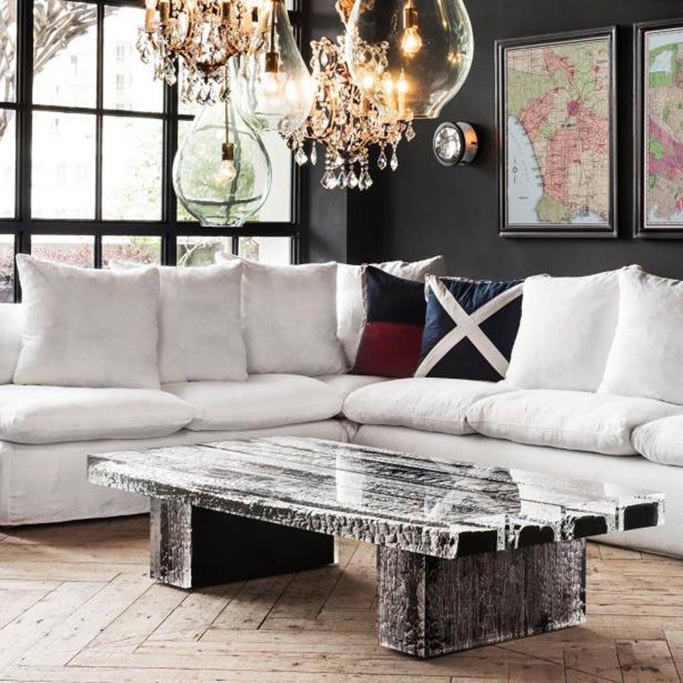 Ice Burnt Coffee Table with Burnt Timber in Crystalline Acrylic In Excellent Condition For Sale In Paris, FR