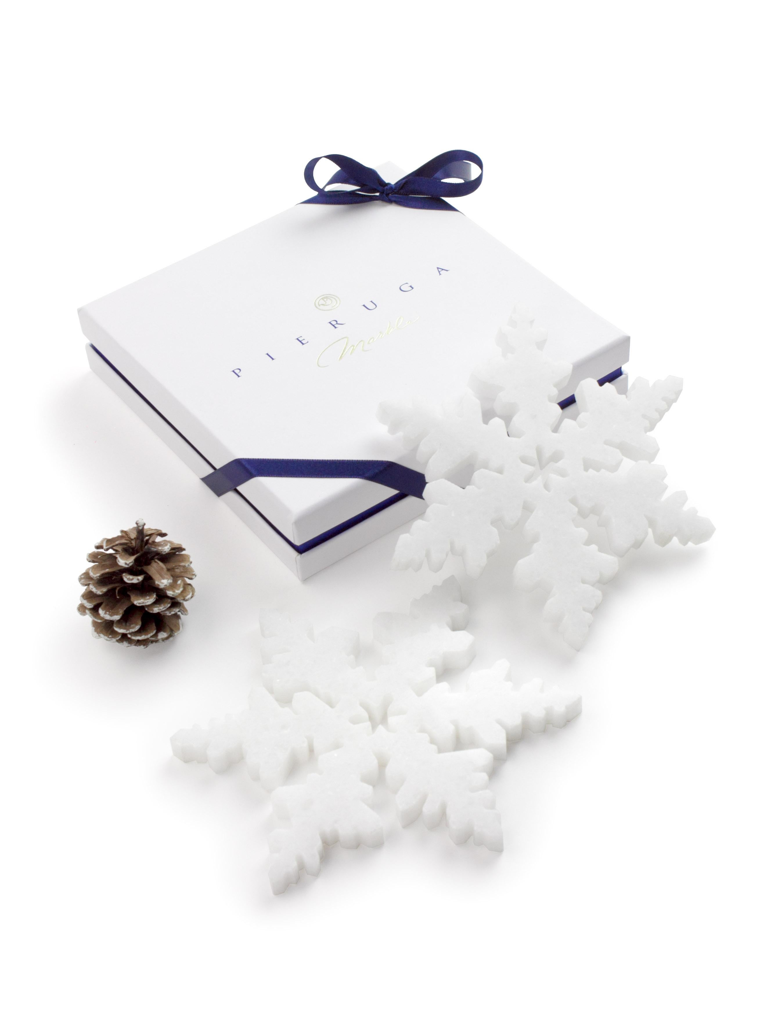 Untersetzer oder Weihnachtsbaumdekoration aus weißem Marmor, handgefertigt, Italien (Moderne) im Angebot