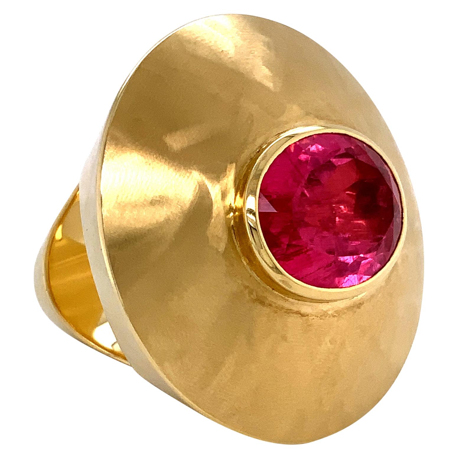 Georg Spreng - Ice Cream Cone Ring 18K Yellow Gold Oval Natural Pink Rubelite For Sale