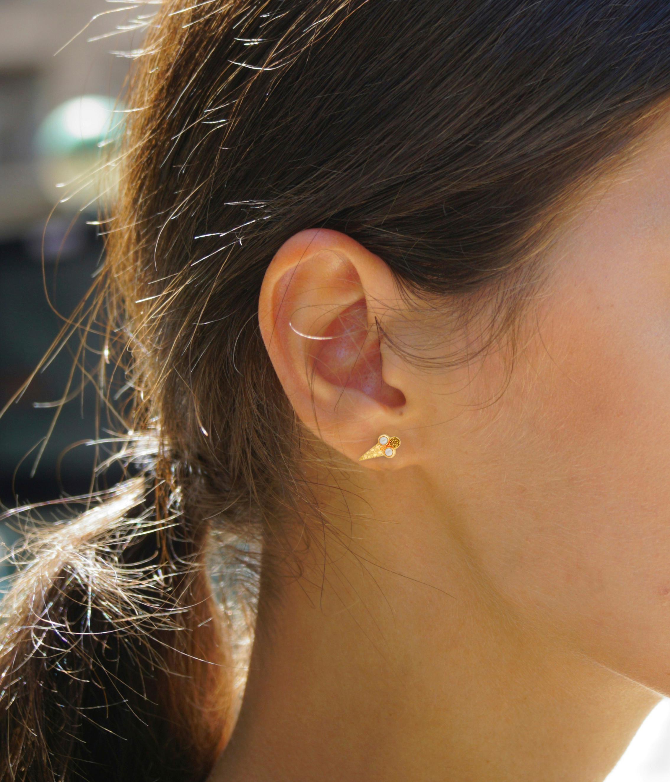 Ice cream funny earrings studs with peridots and pearls in 14k gold. In New Condition For Sale In Istanbul, TR