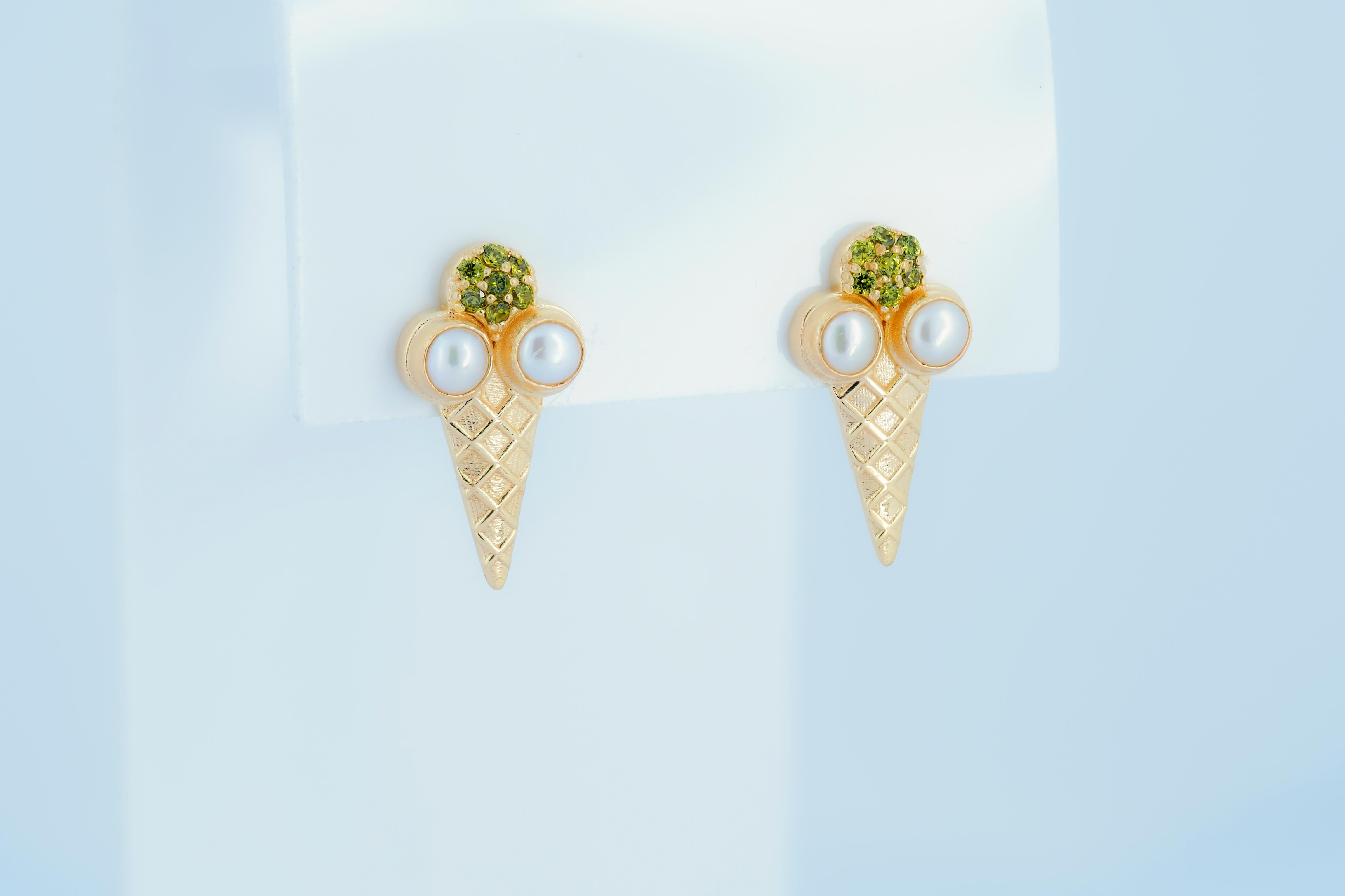 Women's Ice cream funny earrings studs with peridots and pearls in 14k gold. For Sale