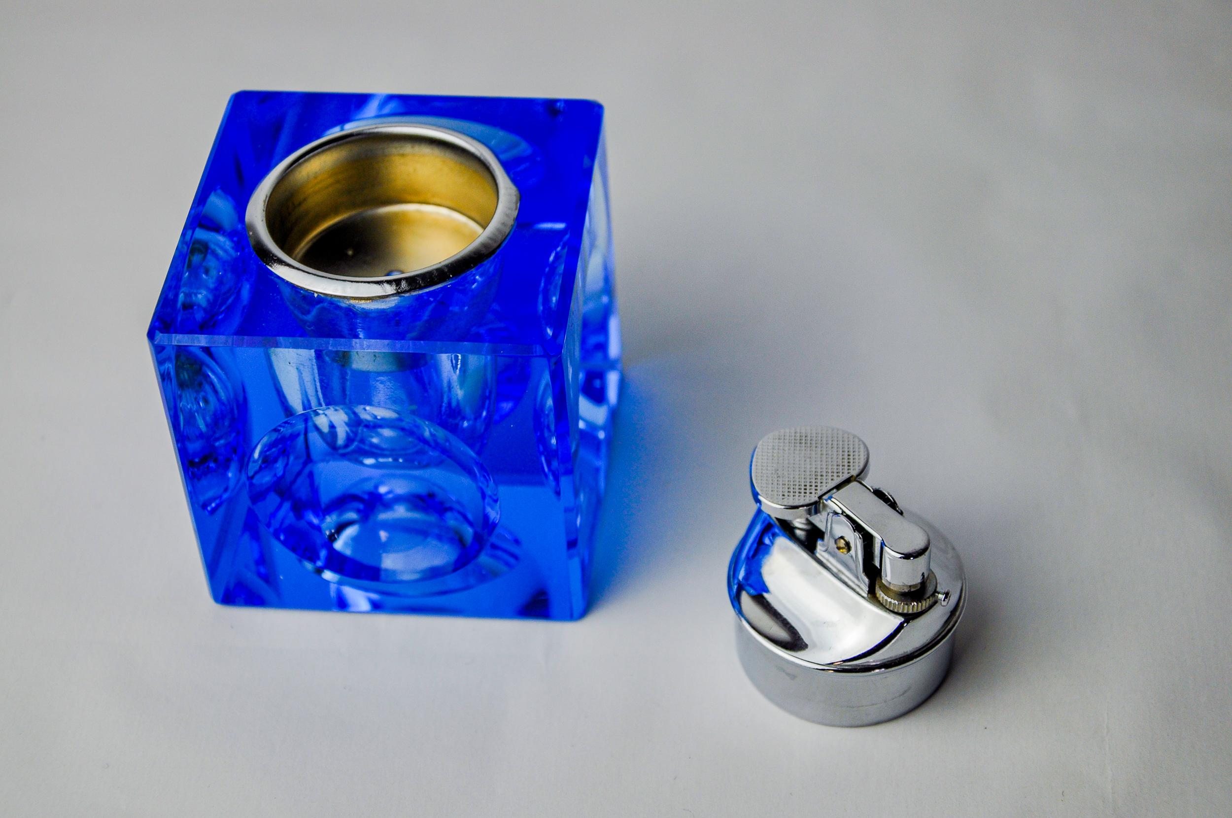 Ice cube lighter by Antonio Imperatore, blue murano glass, Italy, 1970 In Good Condition For Sale In BARCELONA, ES