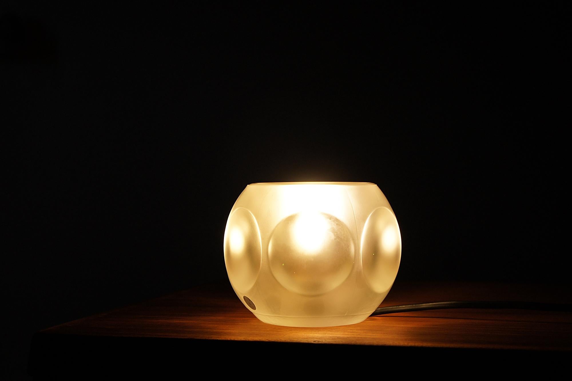 Lampada da tavolo Ice Cube di Peill & Putzler anni '70 in vendita 1