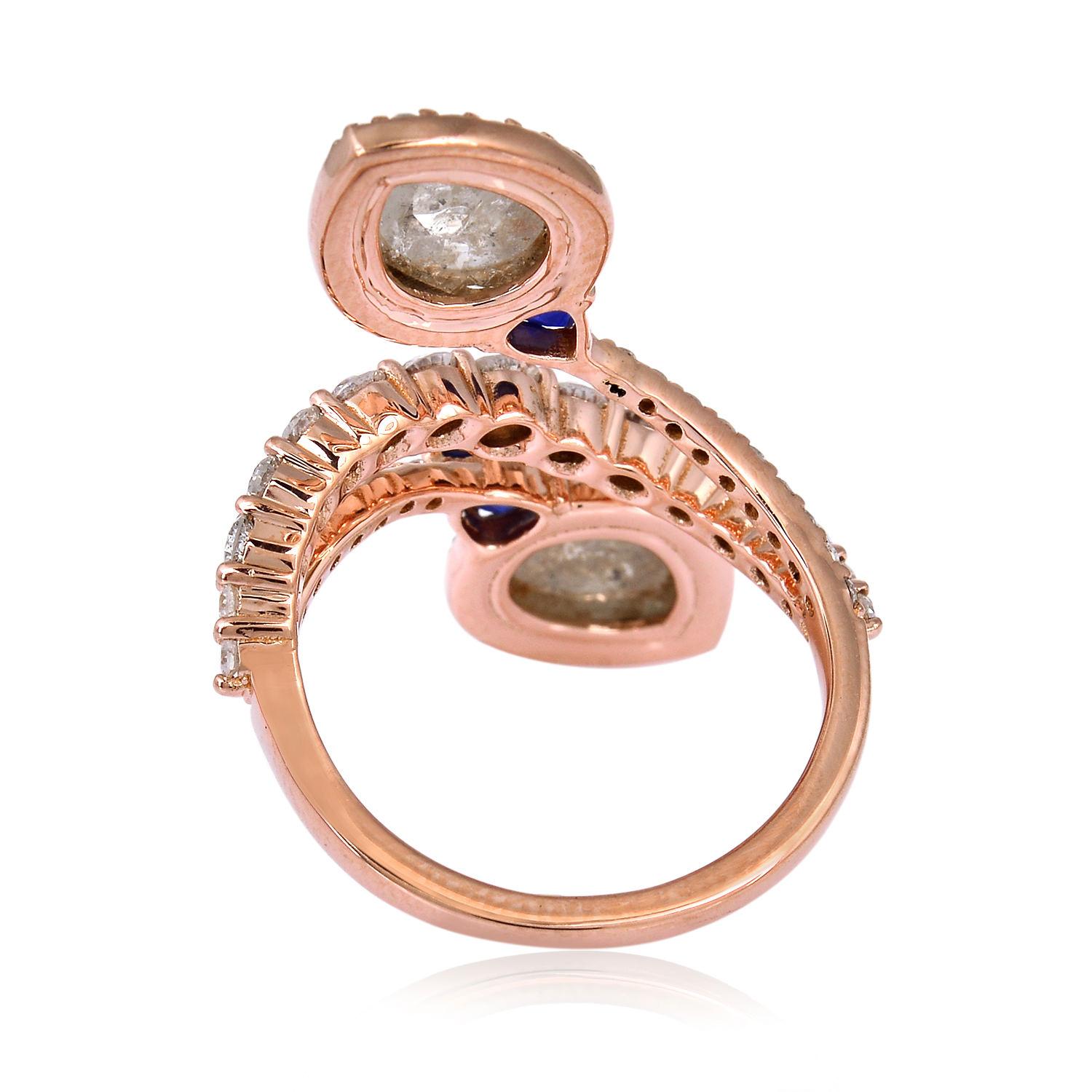 Artigiano Anello a spirale con diamanti e zaffiri blu in oro rosa 18k in vendita