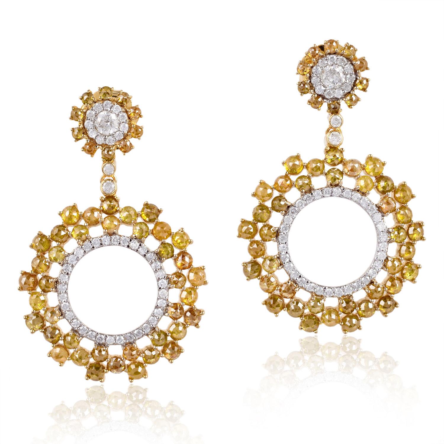 Taille ronde Boucles d'oreilles pendantes en or 18 carats avec diamants pavés en forme de cercle en vente