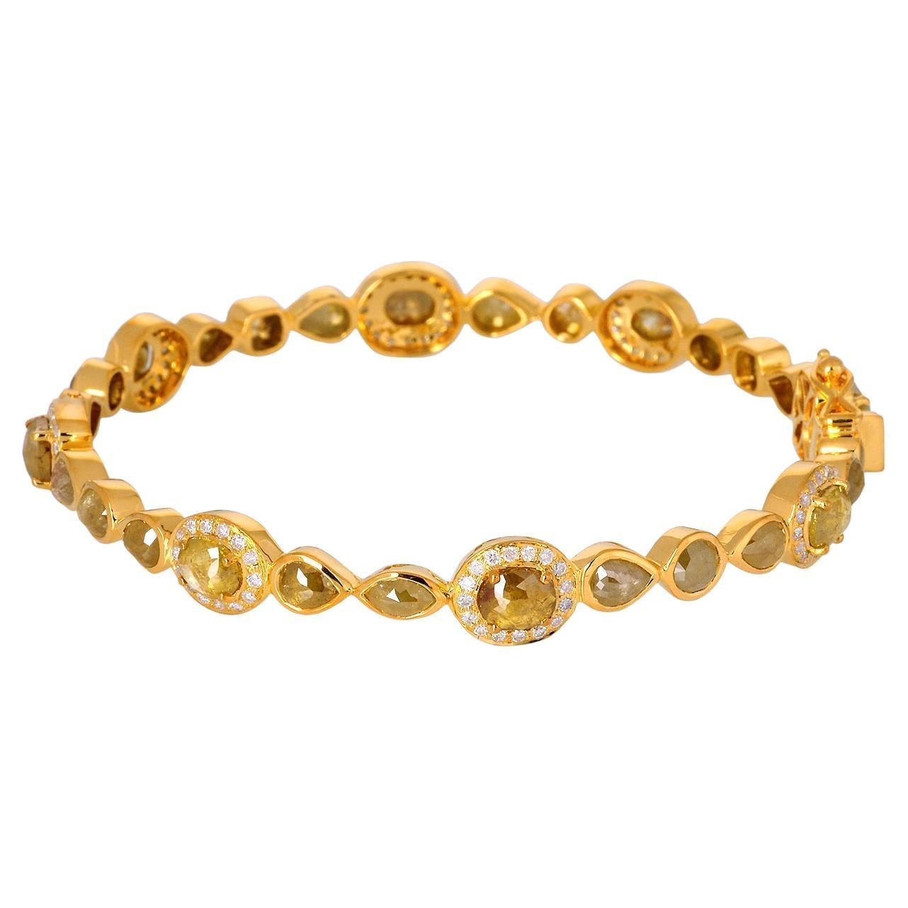 Nieten-Armreif aus 18 Karat Gelbgold mit Eis-Diamant und Pavé-Diamant
