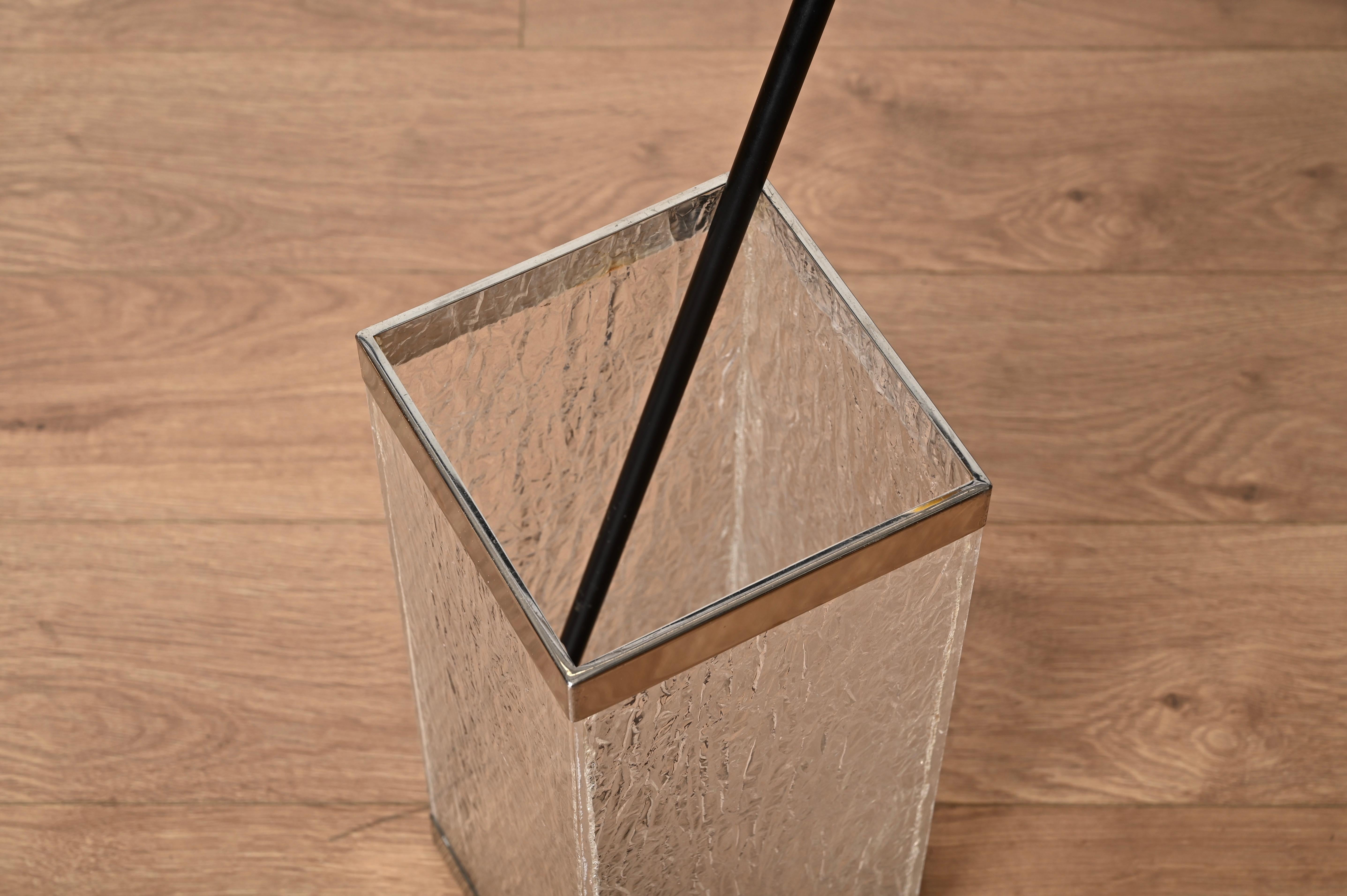 Stand parapluie italien en lucite à effet de glace et chrome, Willy Rizzo, années 1970 en vente 4