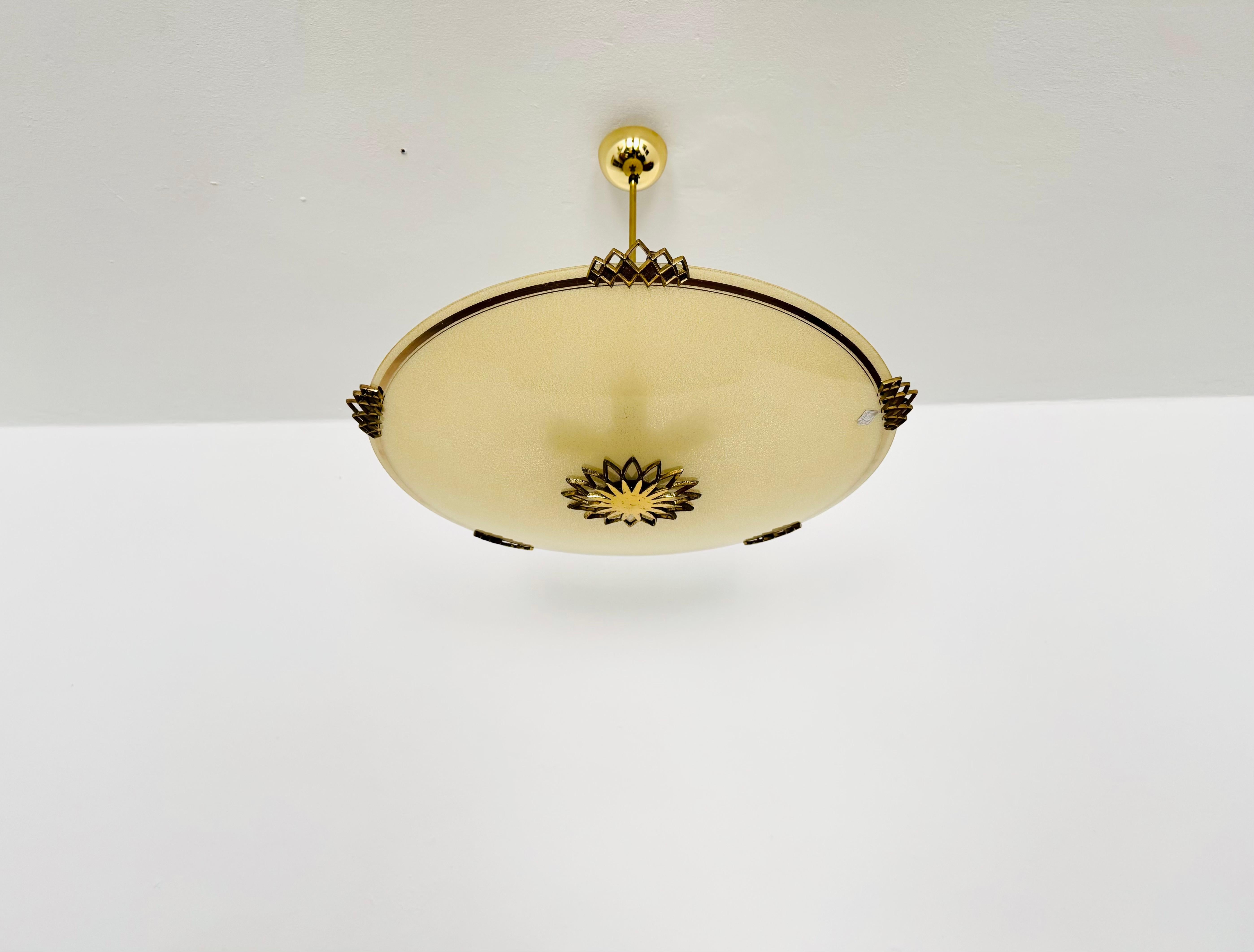 Mid-Century moderno Lampada Ice Glass Big Ball di Bigli in vendita