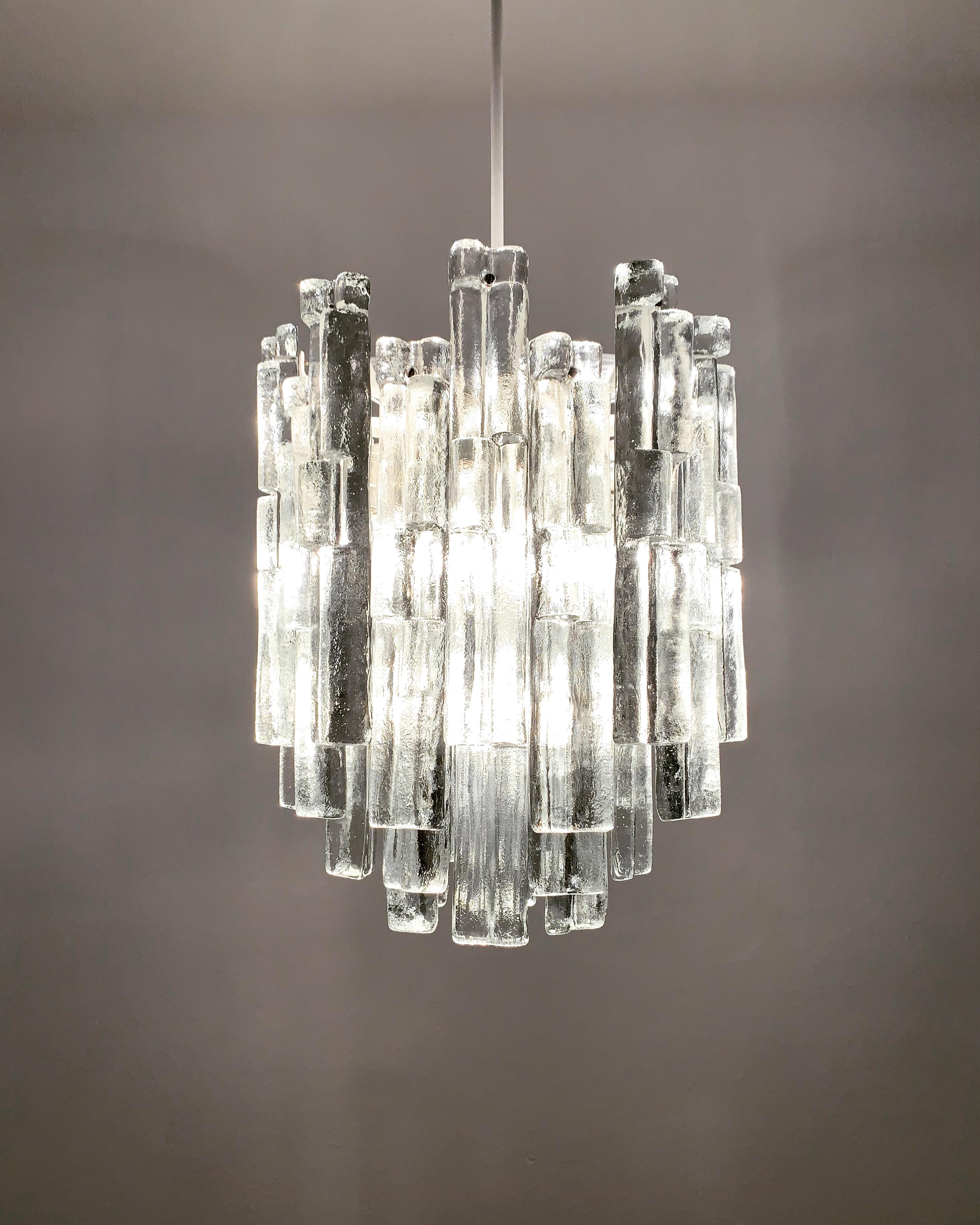 Lampadario in vetro ghiaccio di J.T. Kalmar in vendita 3