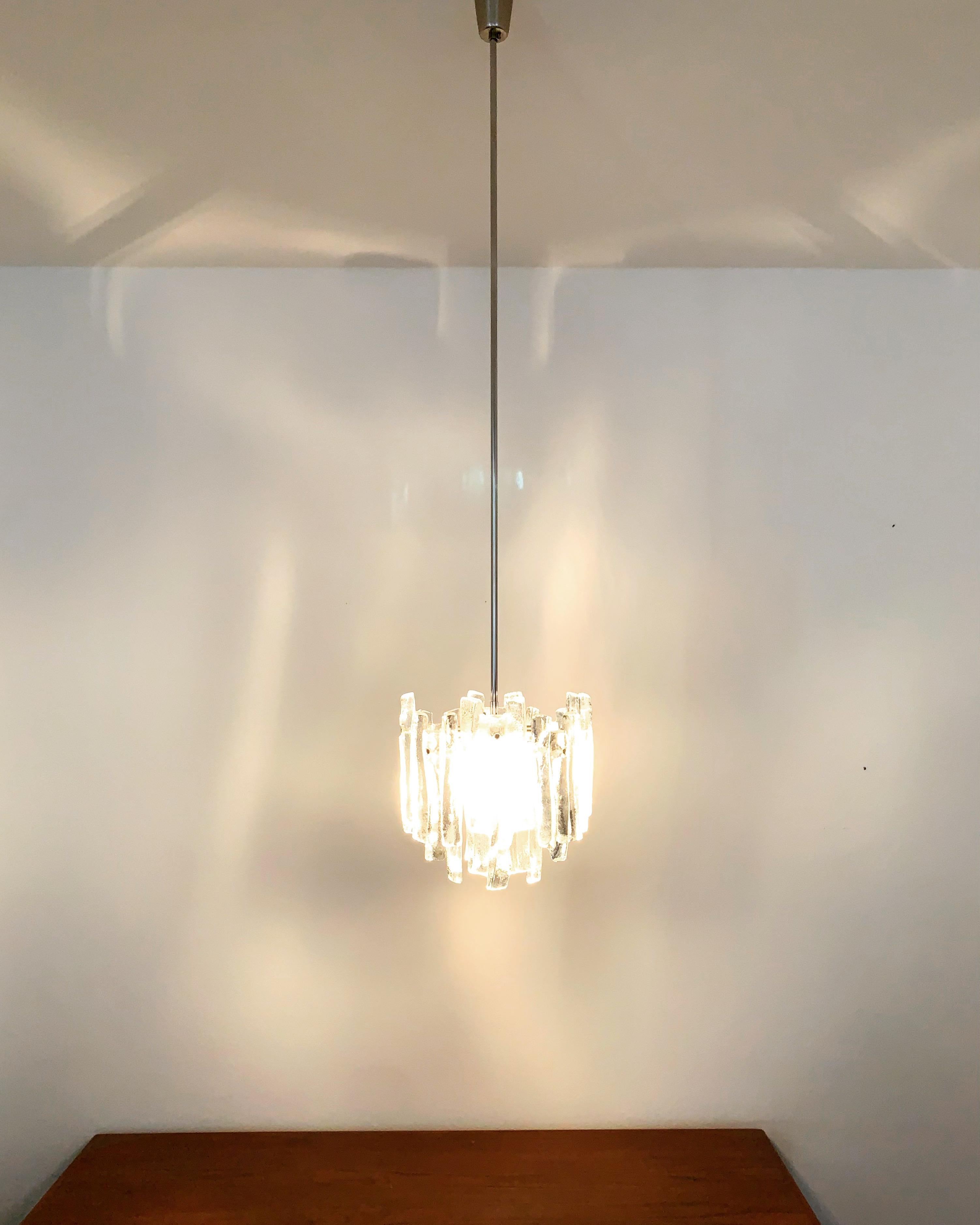 Lampadario in vetro ghiaccio di J.T. Kalmar in vendita 4