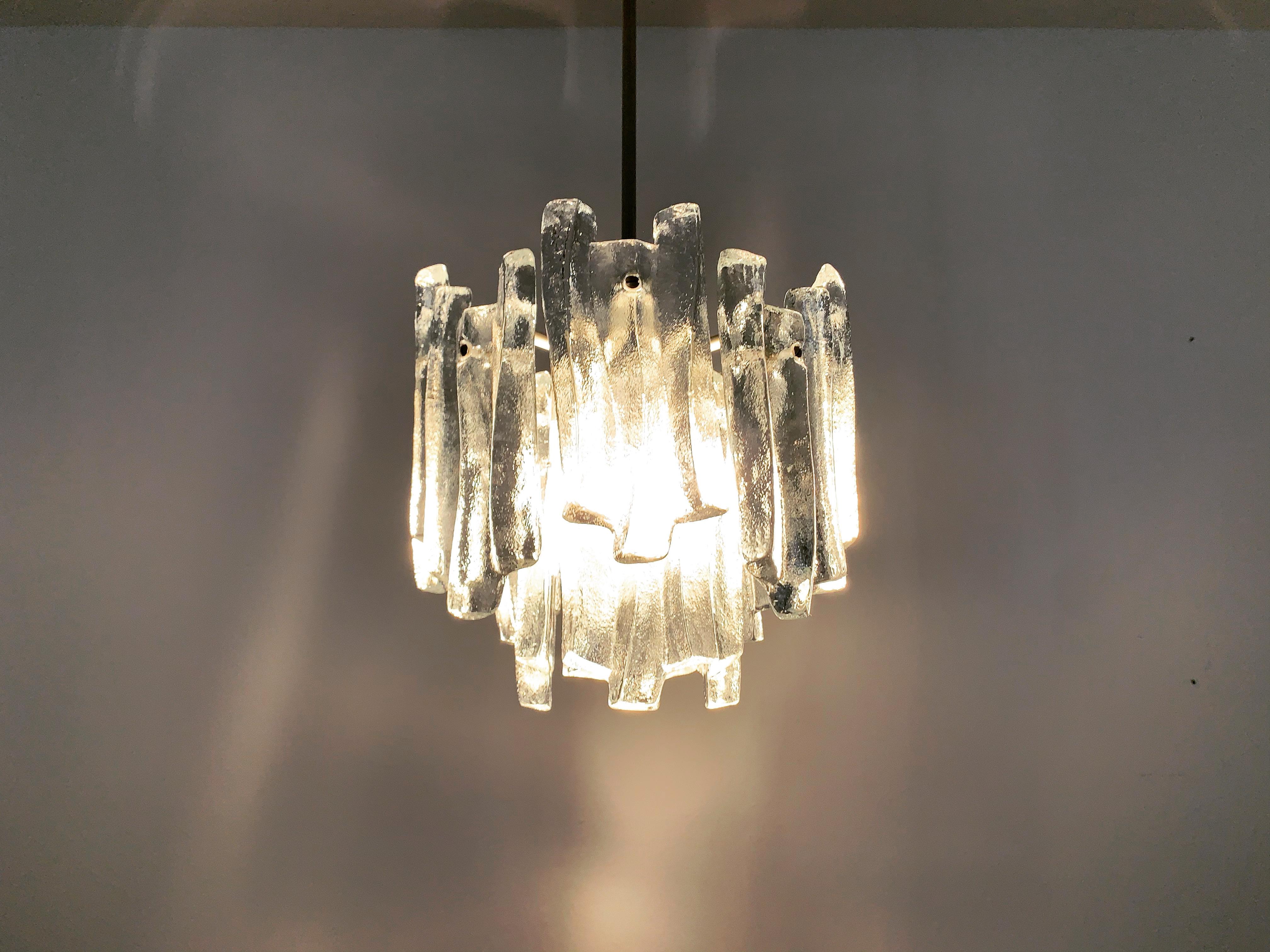 Lampadario in vetro ghiaccio di J.T. Kalmar in vendita 5