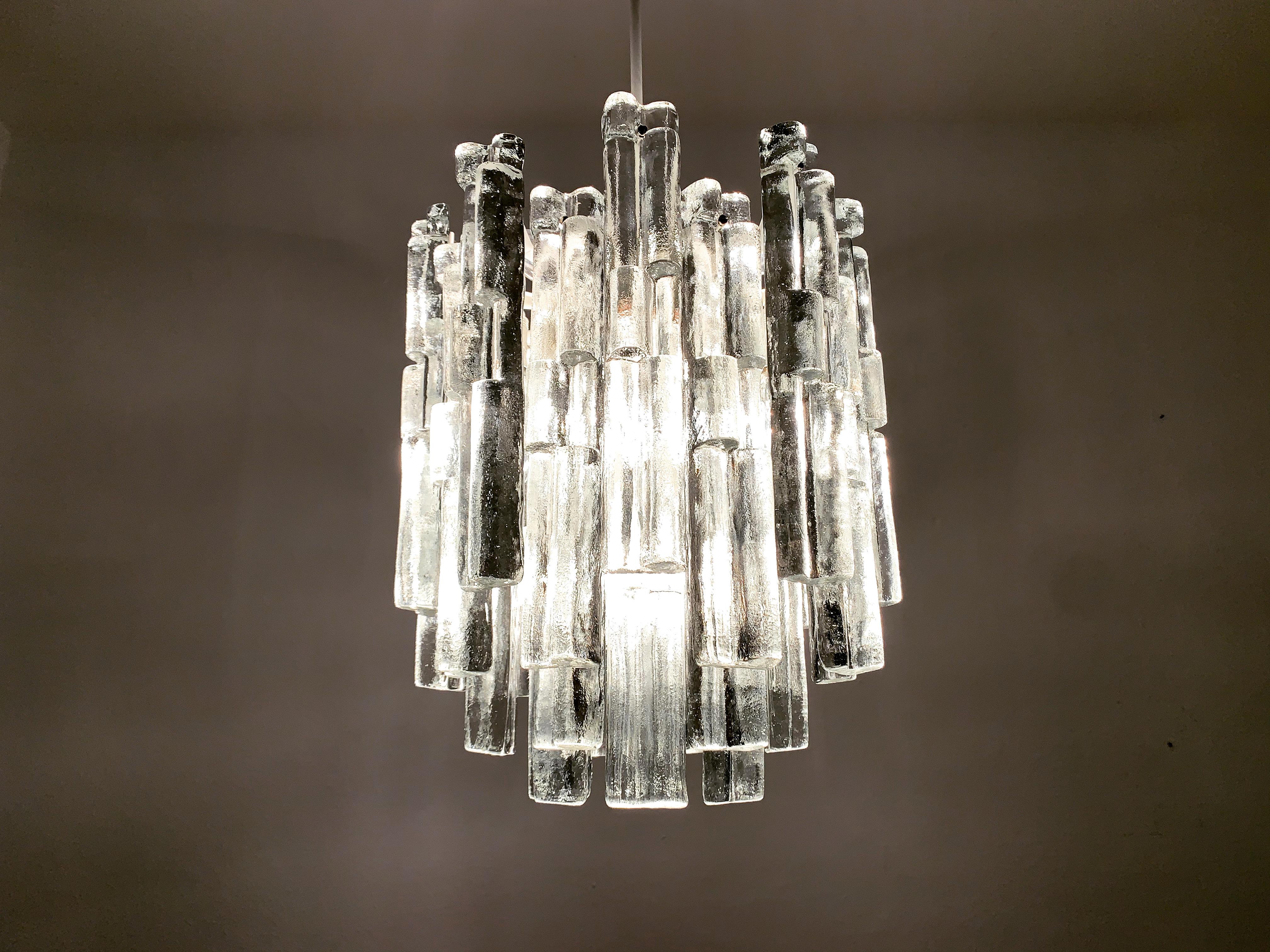 Lampadario in vetro ghiaccio di J.T. Kalmar in vendita 6