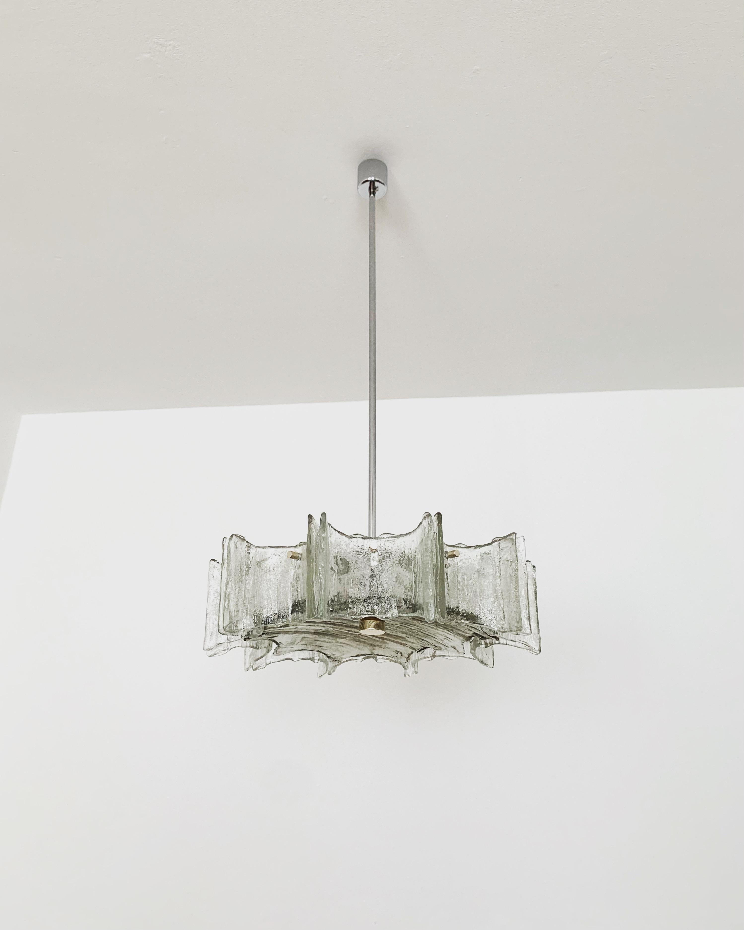 Mid-Century moderno Lampadario in vetro ghiaccio di Kaiser Leuchten in vendita