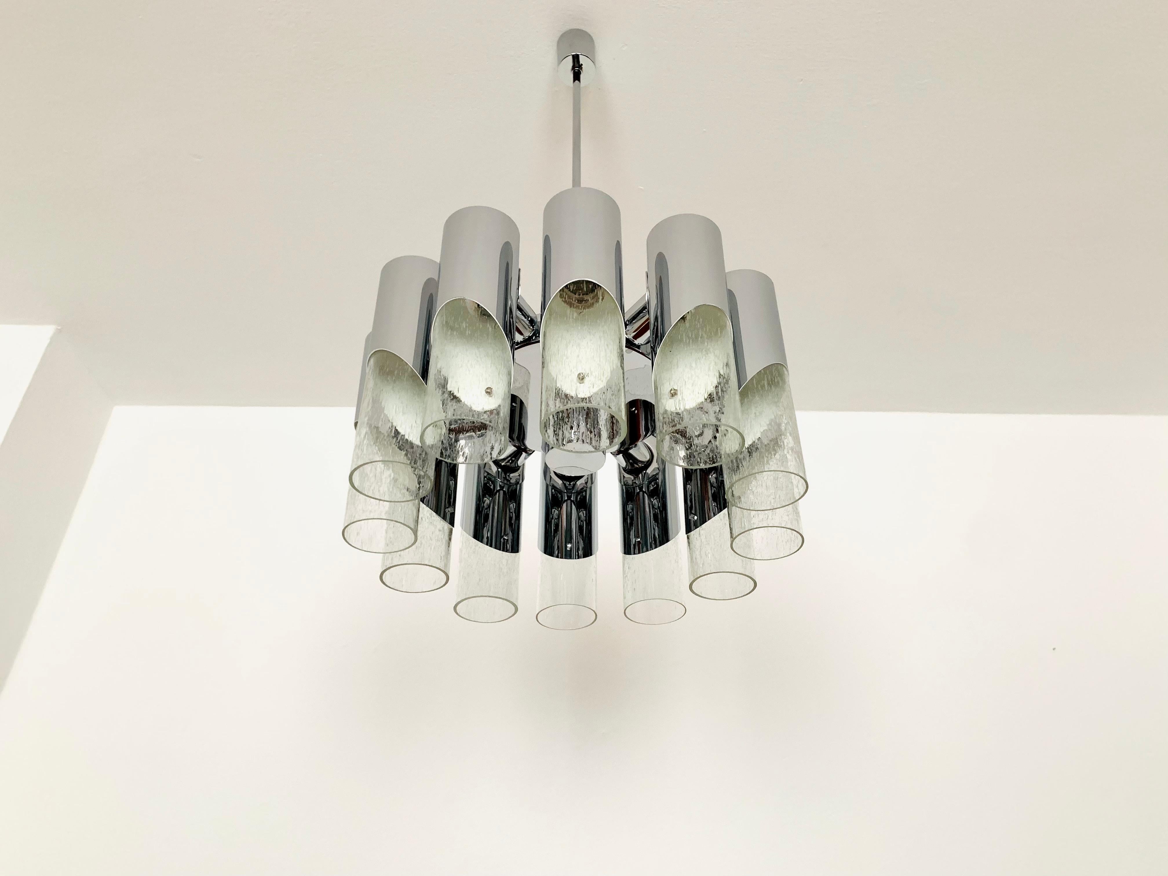 Ice Glass Chandelier In Good Condition For Sale In München, DE