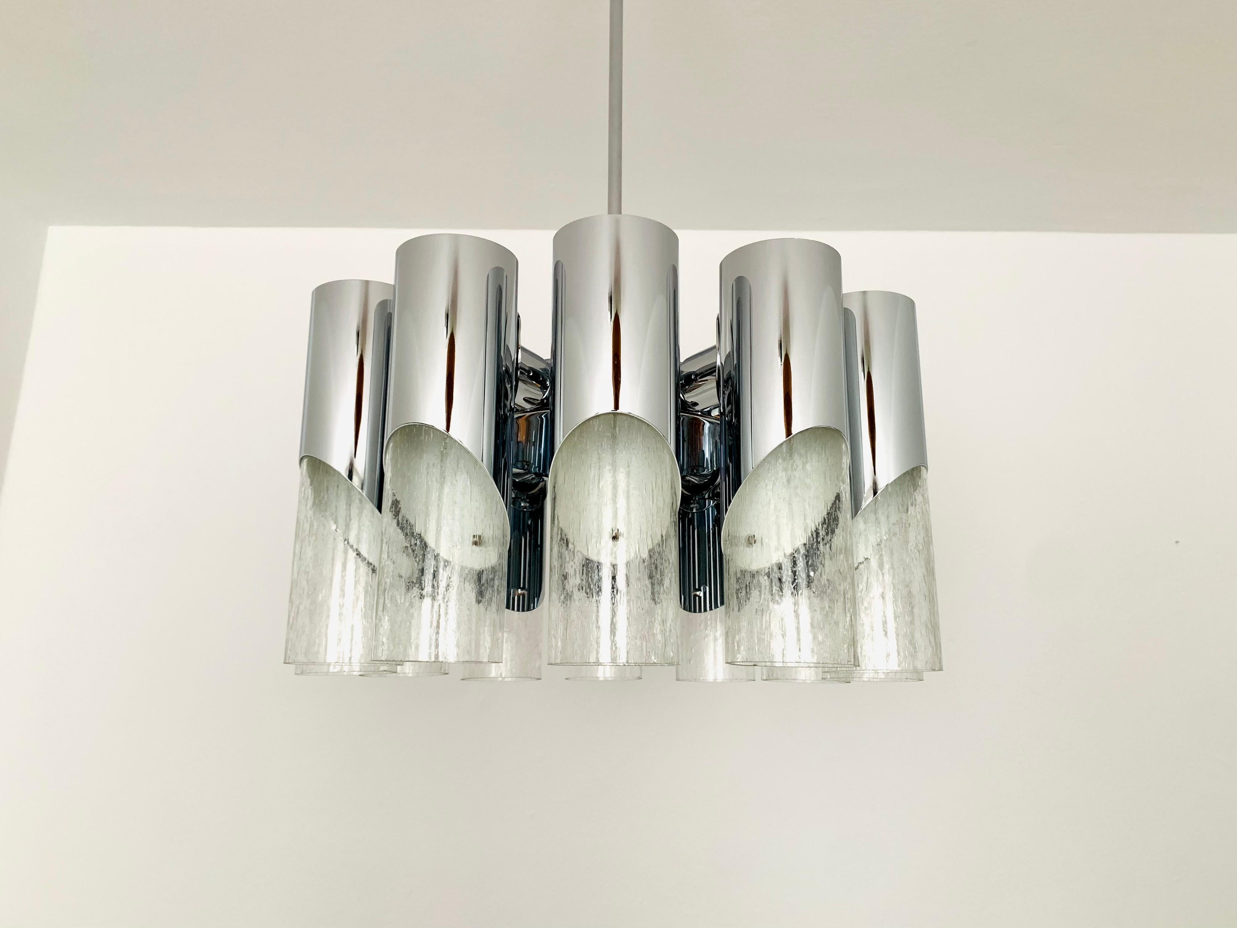 Metà XX secolo Lampadario in vetro ghiaccio in vendita