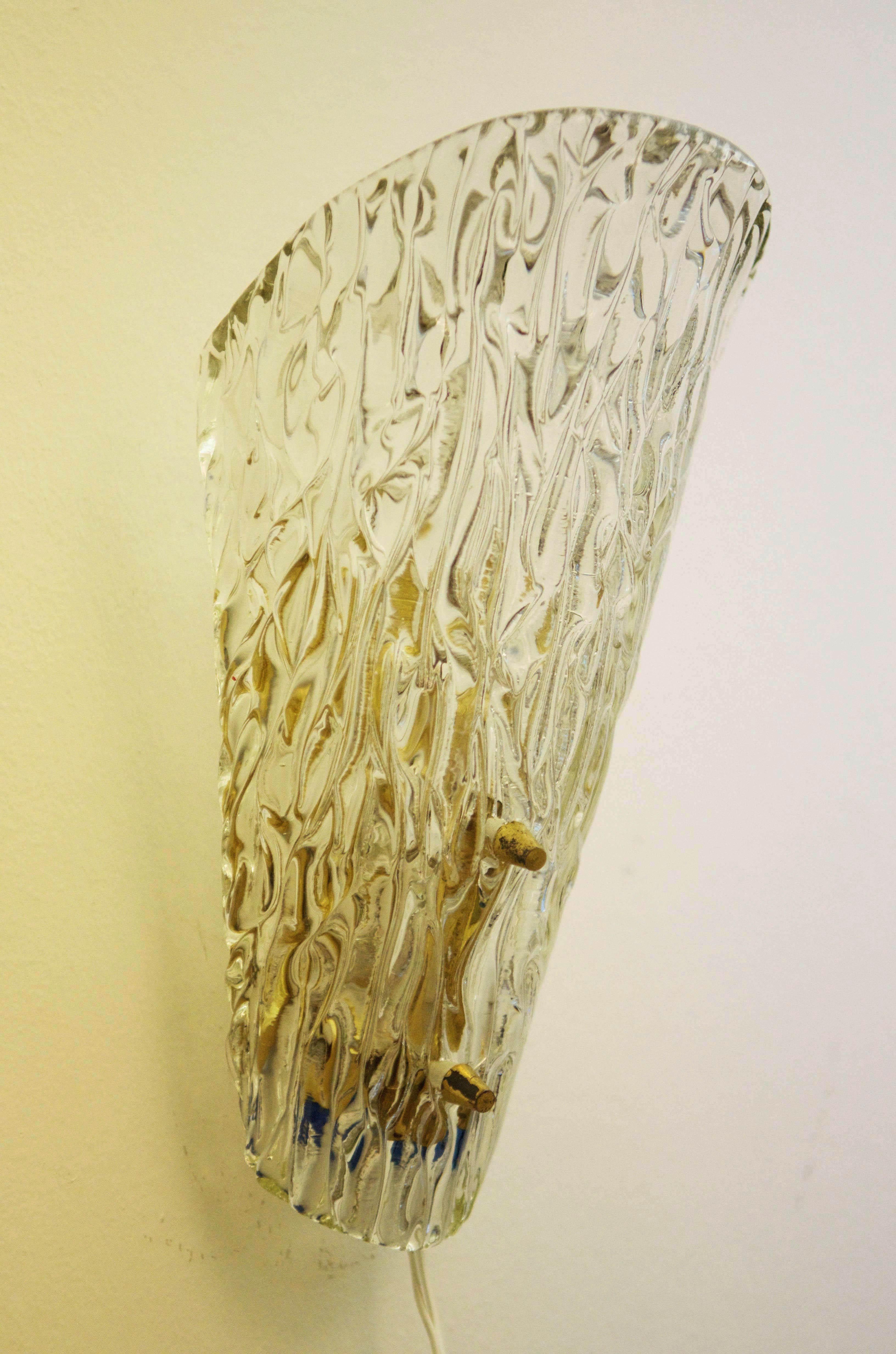 Ice Glass J.T. Kalmar Sconce In Good Condition For Sale In Vienna, AT